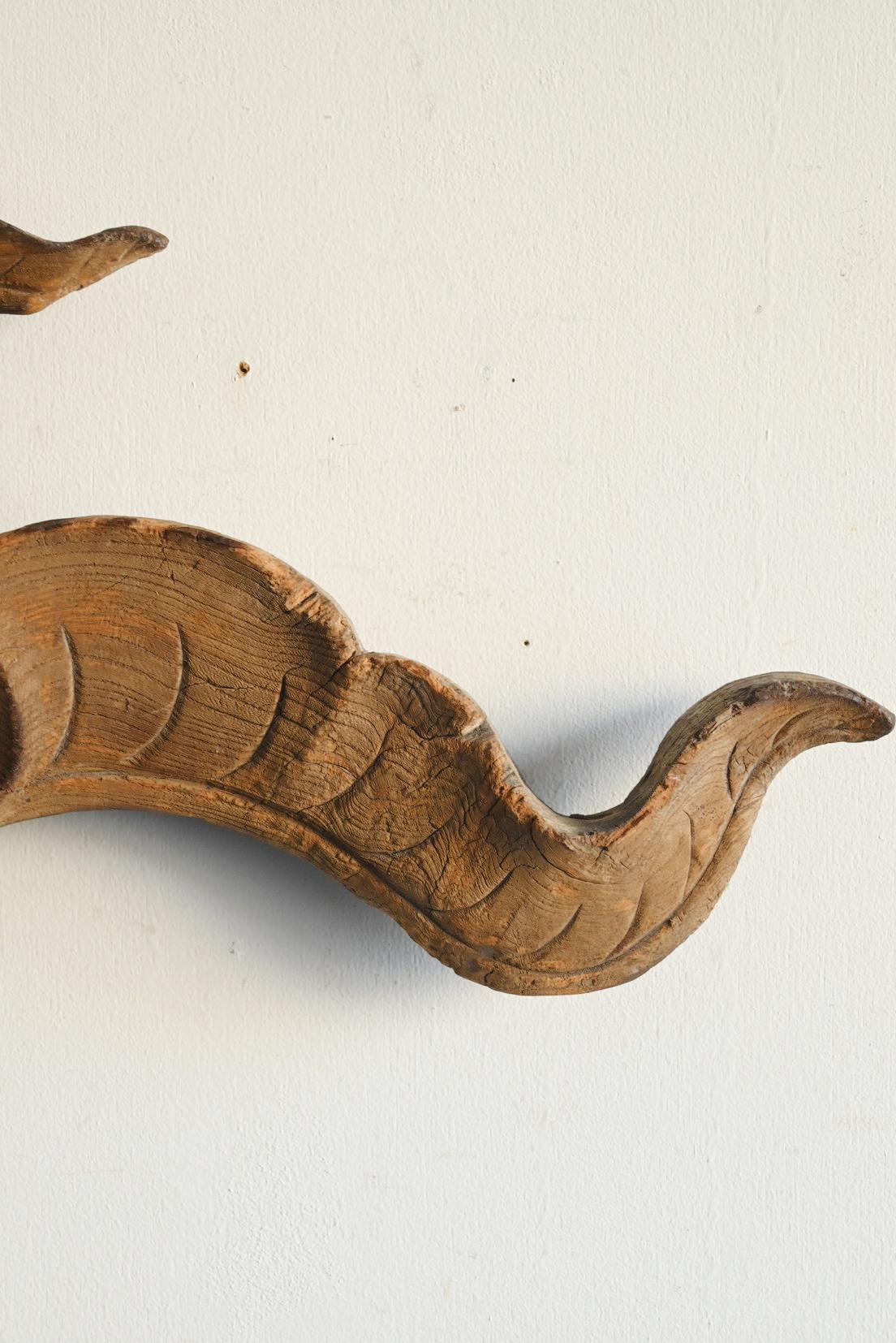 Legno Antica scultura asiatica in legno di vite/Fine XIX-inizio XX secolo/Appeso a parete in vendita