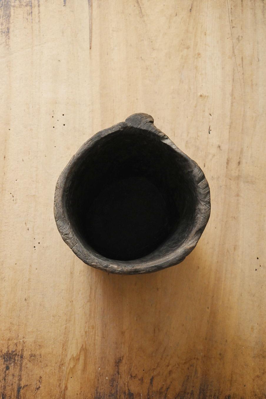 Seau asiatique ancien en bois/début du 20e siècle/vase à fleurs ciselé en vente 4