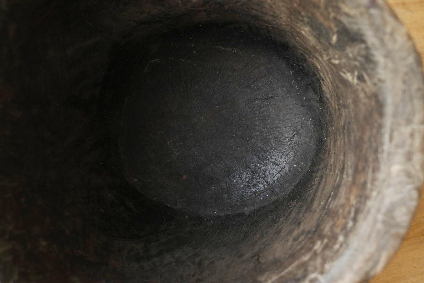 Seau asiatique ancien en bois/début du 20e siècle/vase à fleurs ciselé en vente 12