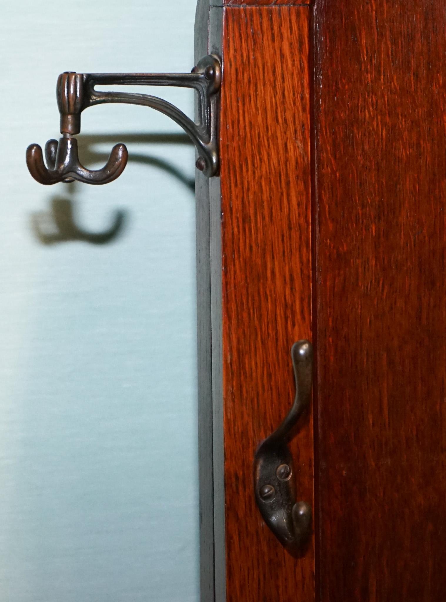 ANTIQUE ATCRAFT OAK HAT AND UMBRELLA HALLWAY STAND WITH A MiRROR im Angebot 10