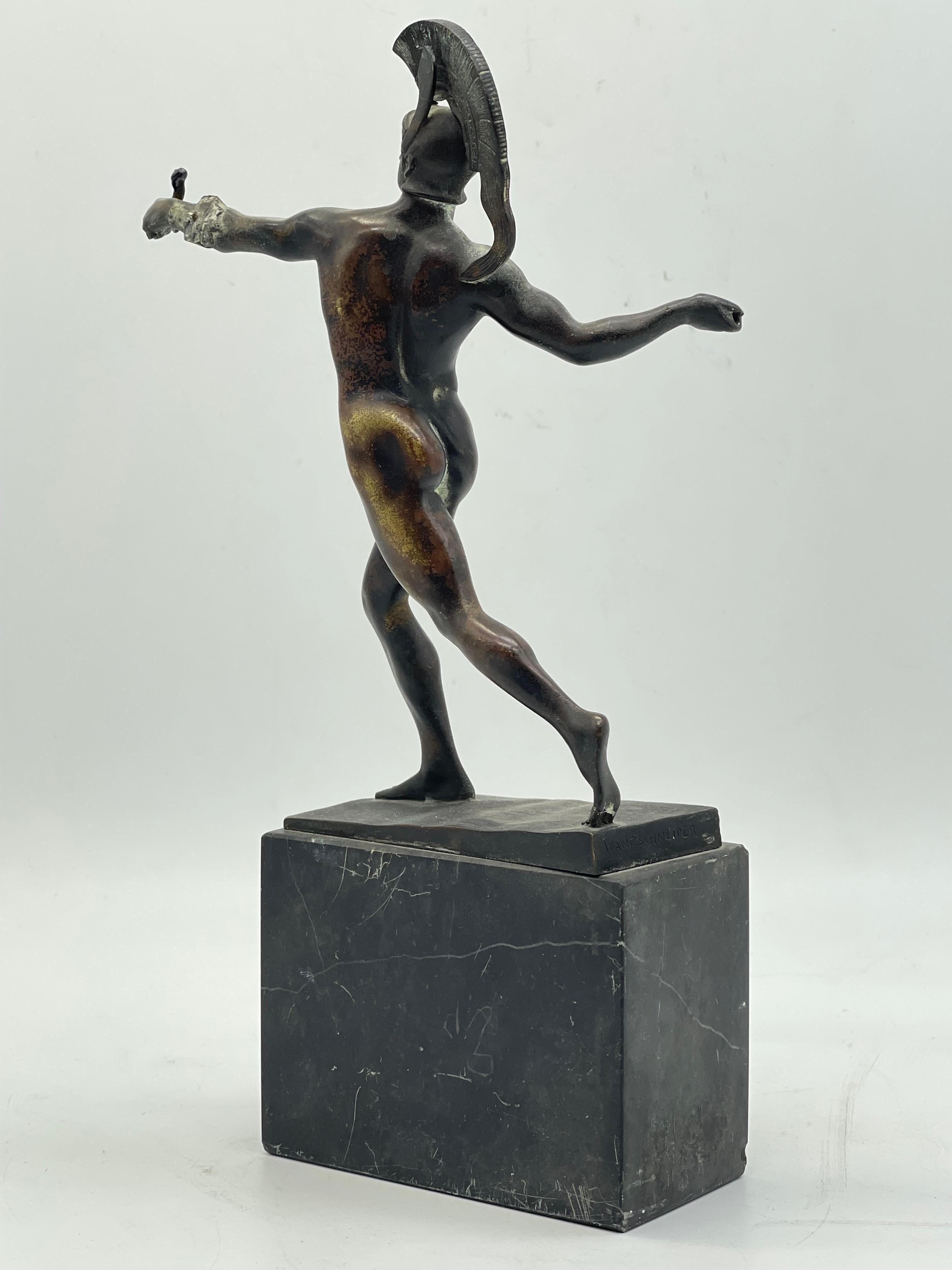 Antike athletische Bronzeskulptur eines Kriegers auf Marmorsockels, griechische Figur (19. Jahrhundert) im Angebot