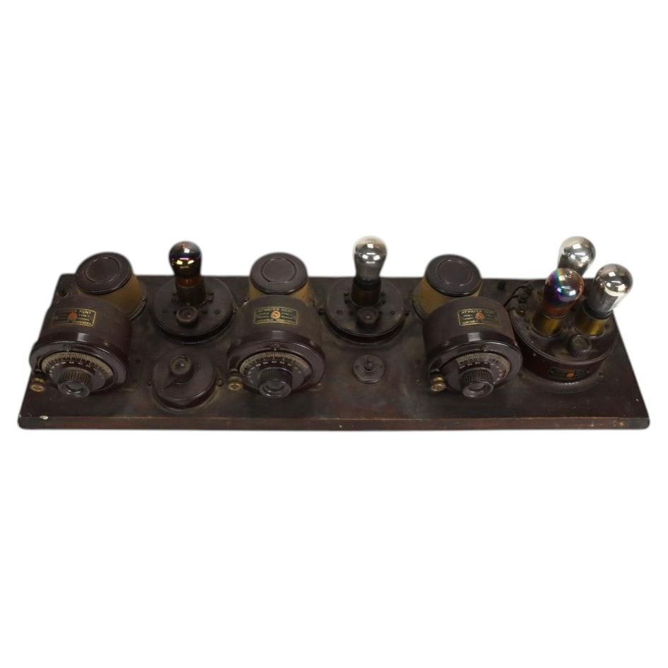Radio Atwater Kent à planche à pain, d'époque, vers 1910