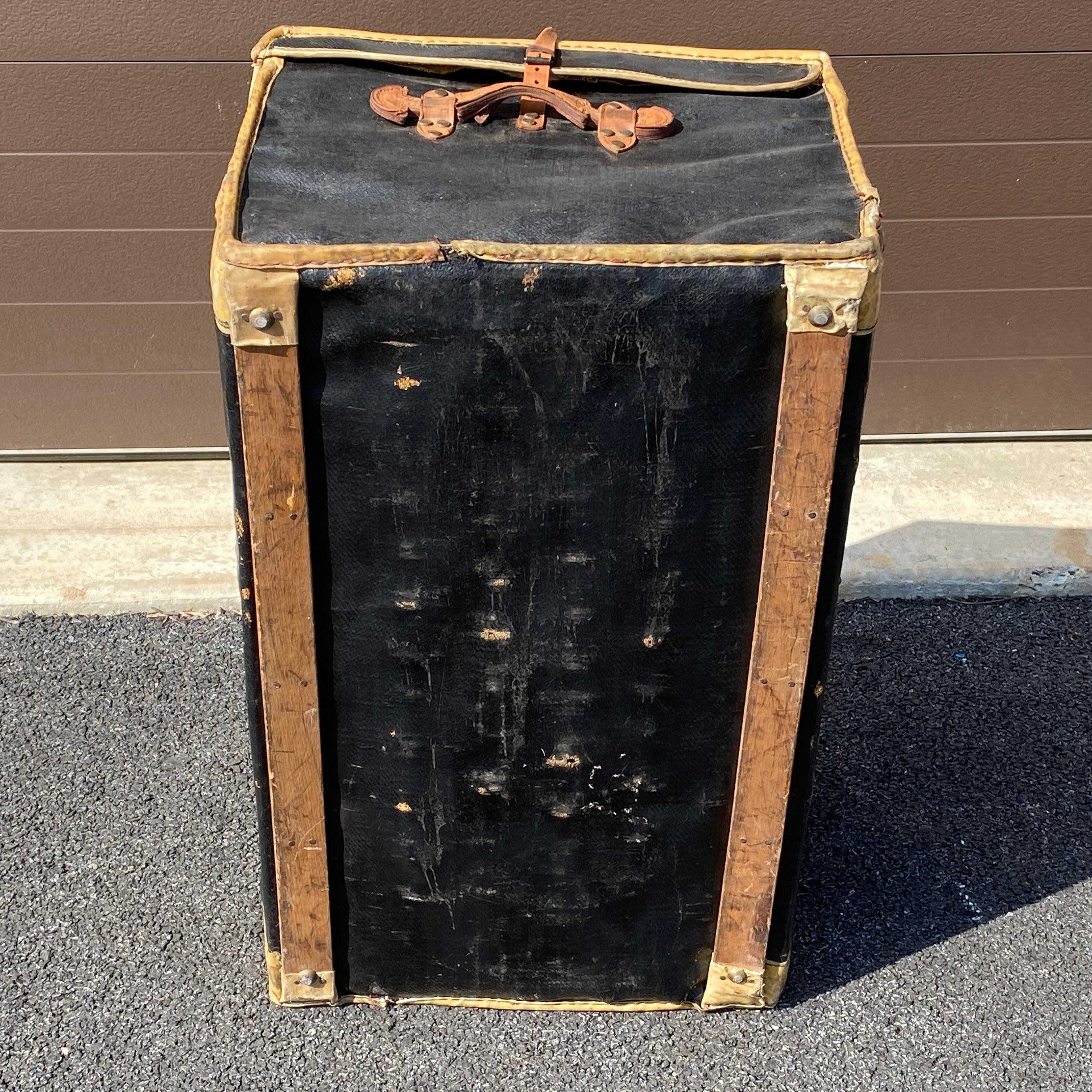 Antique Au Depart French Trunk From Paris For Sale 2