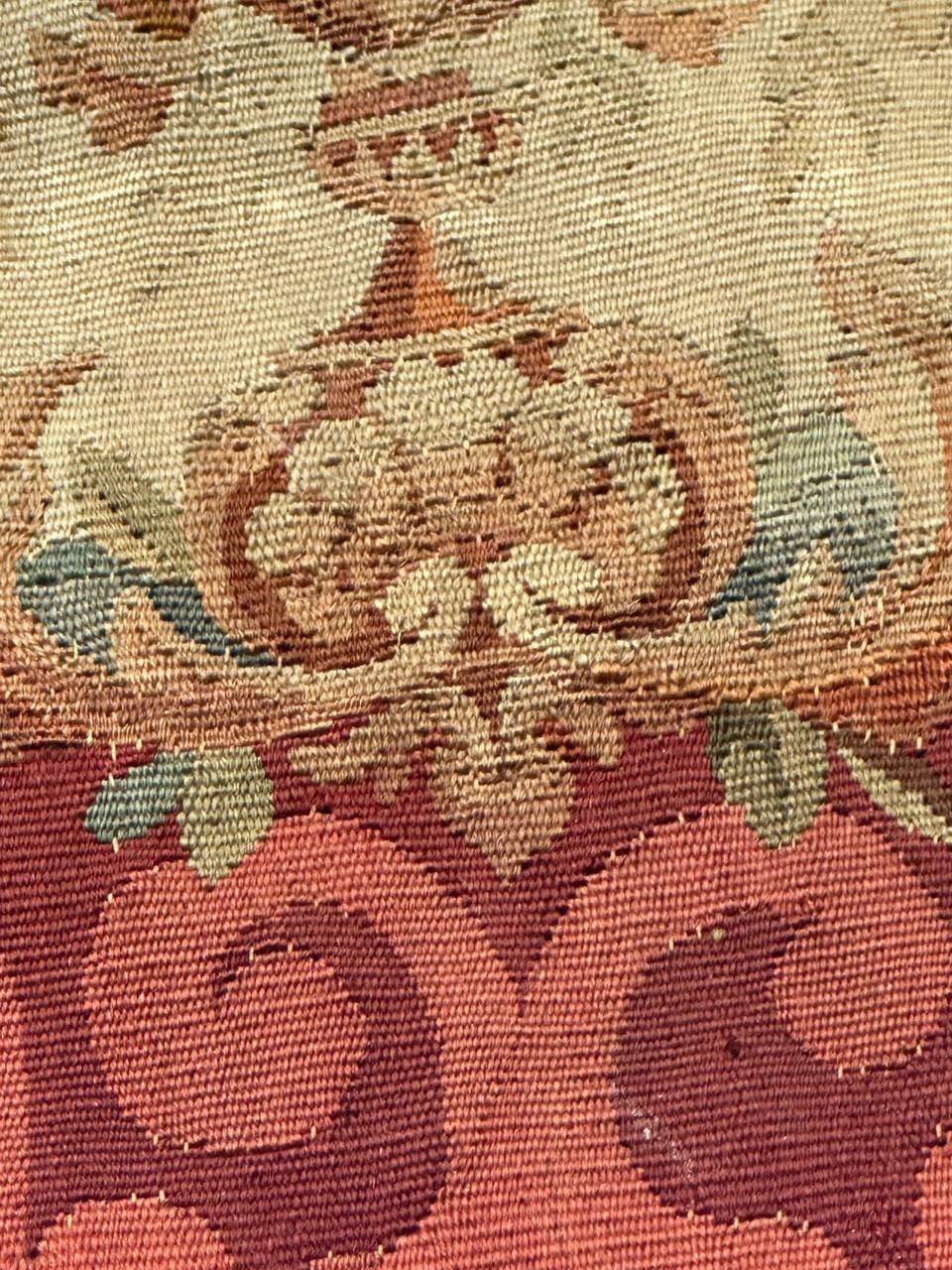 Ancienne couverture de chaise à coussin Aubusson en vente 2