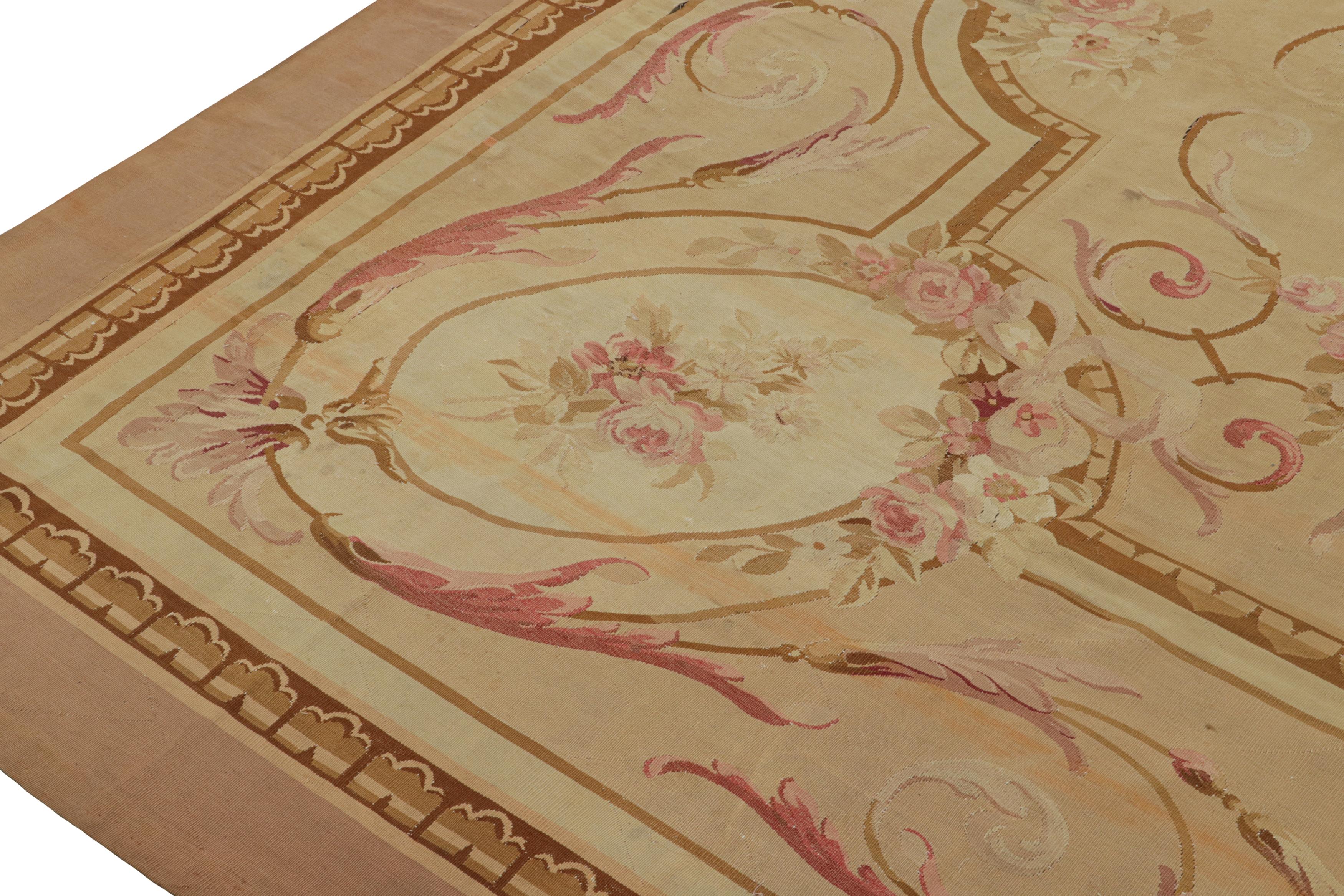 Antique Aubusson Flatweave Floral Rug in Beige and Pink In Good Condition For Sale In Long Island City, NY