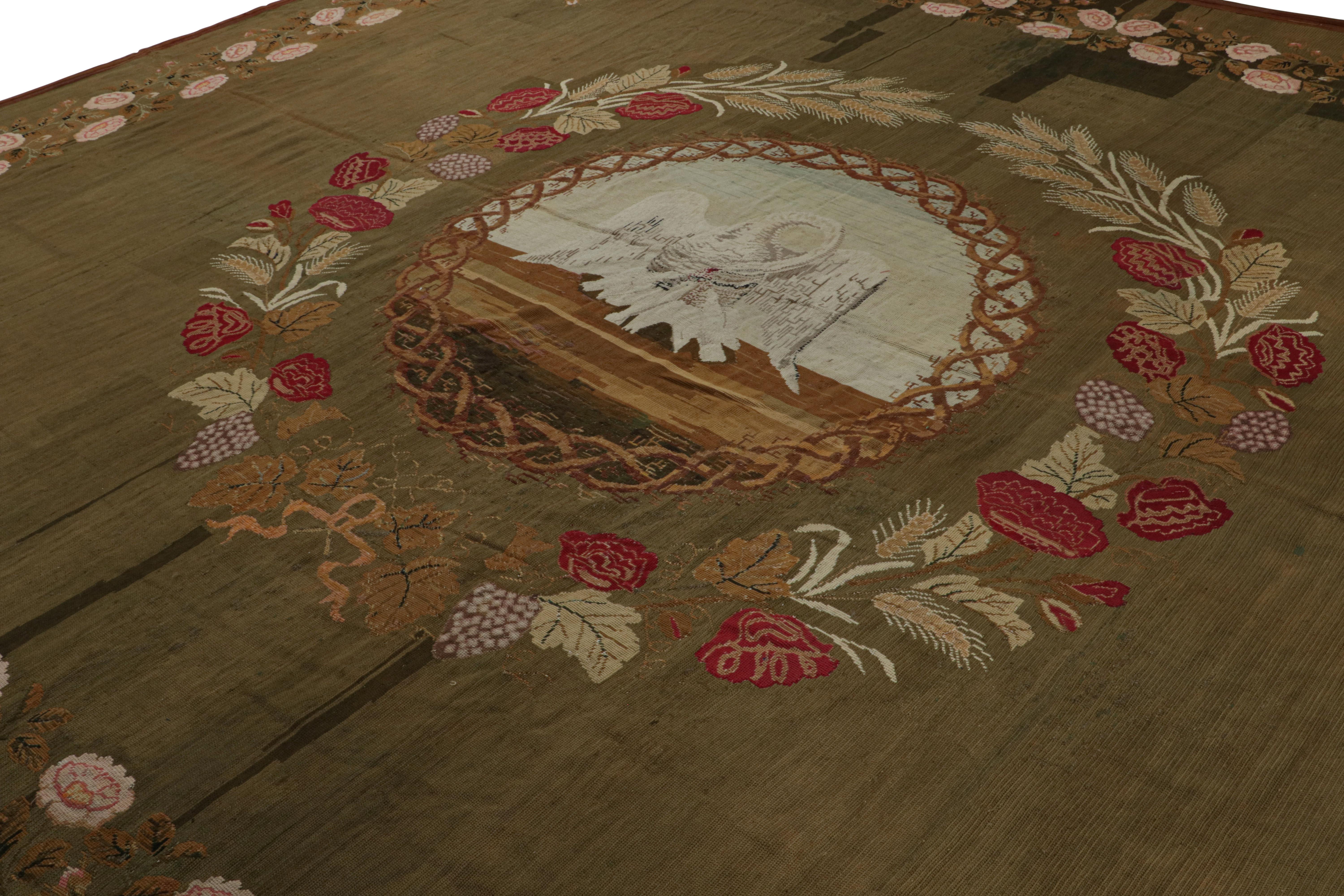 Antique Aubusson Flatweave Rug in Green With Floral Patterns In Good Condition For Sale In Long Island City, NY