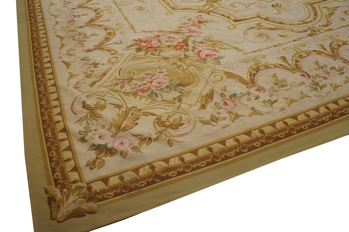 Hand-Woven Late 20th Century Aubusson Carpet ( 14' 3'' x 19' - 435 x 580 cm ) For Sale