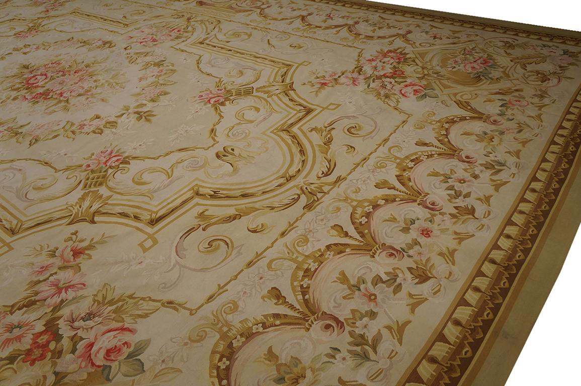 Wool Late 20th Century Aubusson Carpet ( 14' 3'' x 19' - 435 x 580 cm ) For Sale