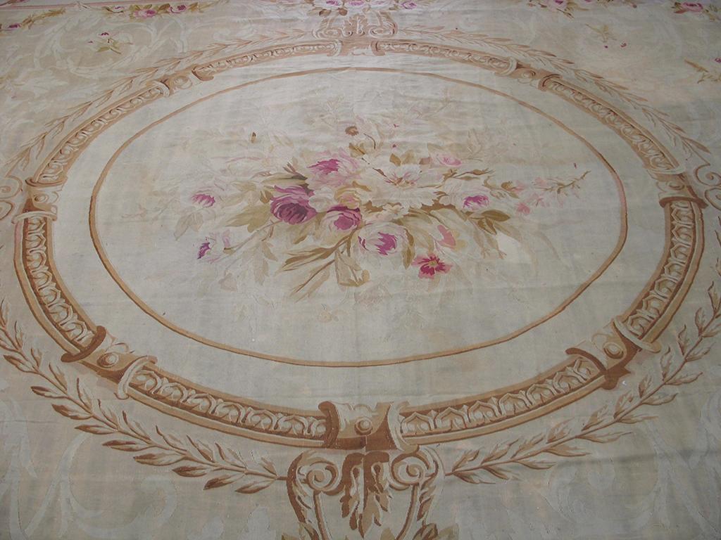 Antique Aubusson Rug 16' 8'' x 24' 6'' In Good Condition For Sale In New York, NY