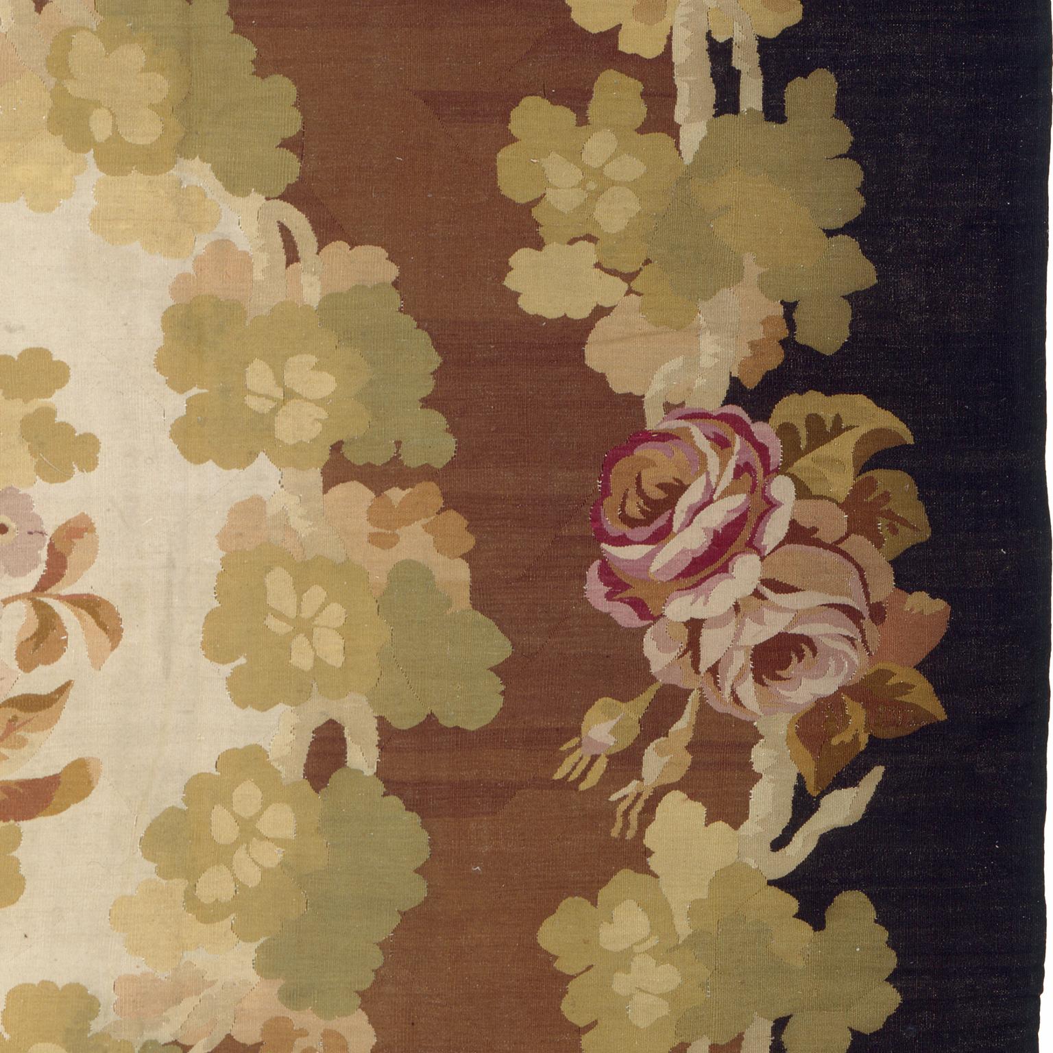 Antique Aubusson Rug In Good Condition For Sale In New York, NY