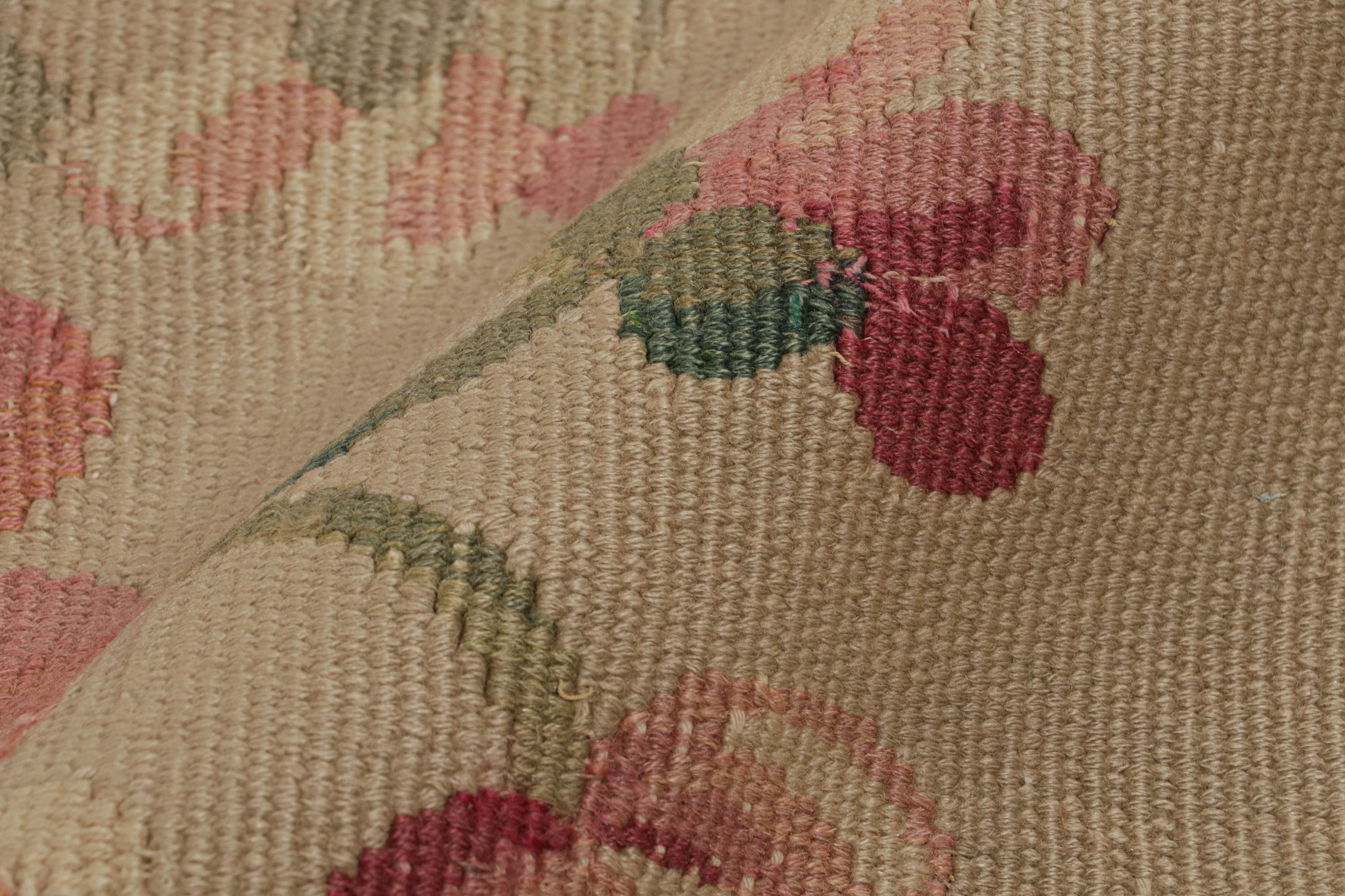 Antiker Aubusson-Teppich in Brown-Braun mit Blumenmustern, von Rug & Kilim (Spätes 19. Jahrhundert) im Angebot