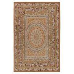 Antiker Aubusson-Teppich in Beige-Braun mit Medaillon und Blumenmuster