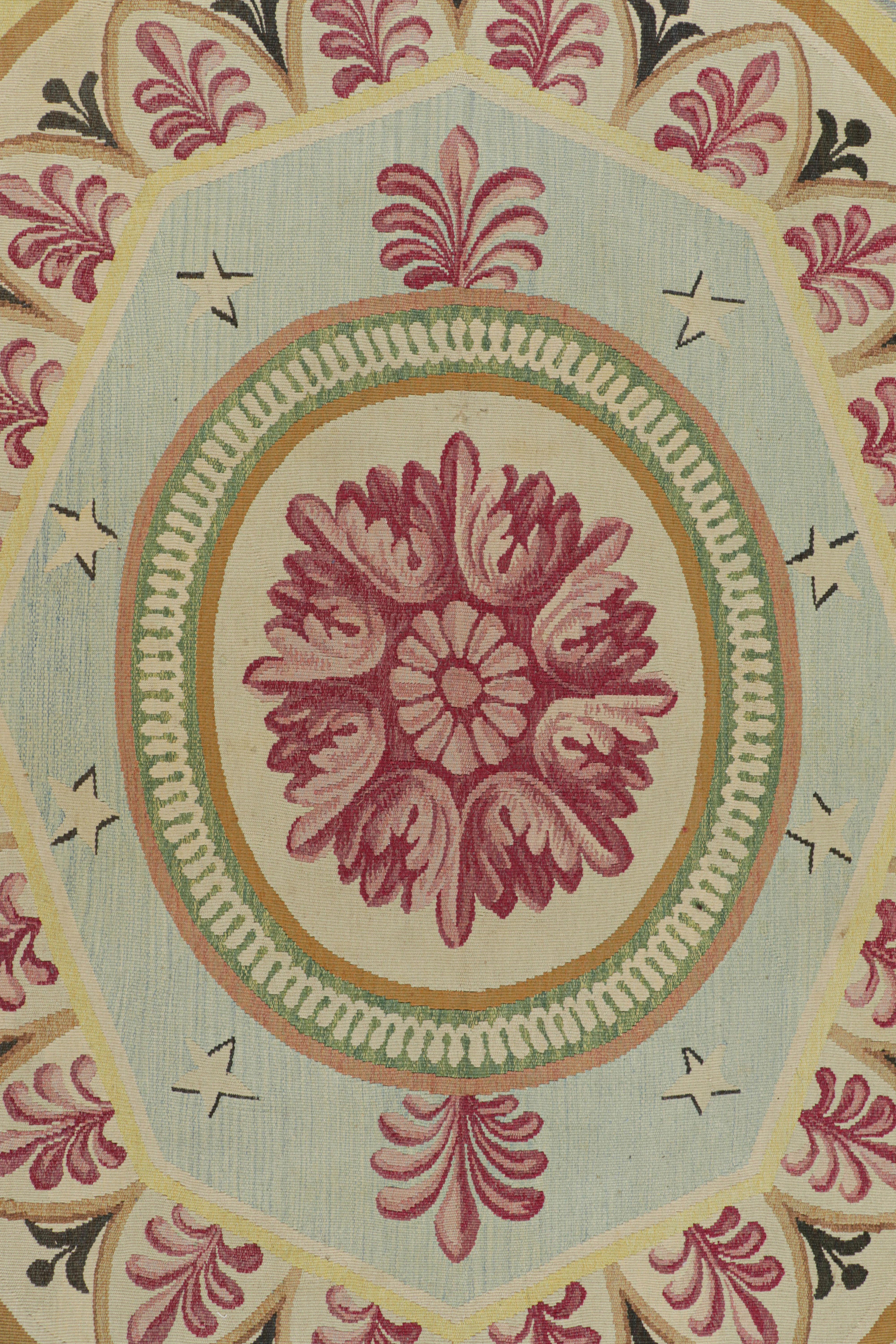 Early 20th Century Antique Aubusson Rug in Yellow and Pink with Floral Medallion - Rug & Kilim For Sale