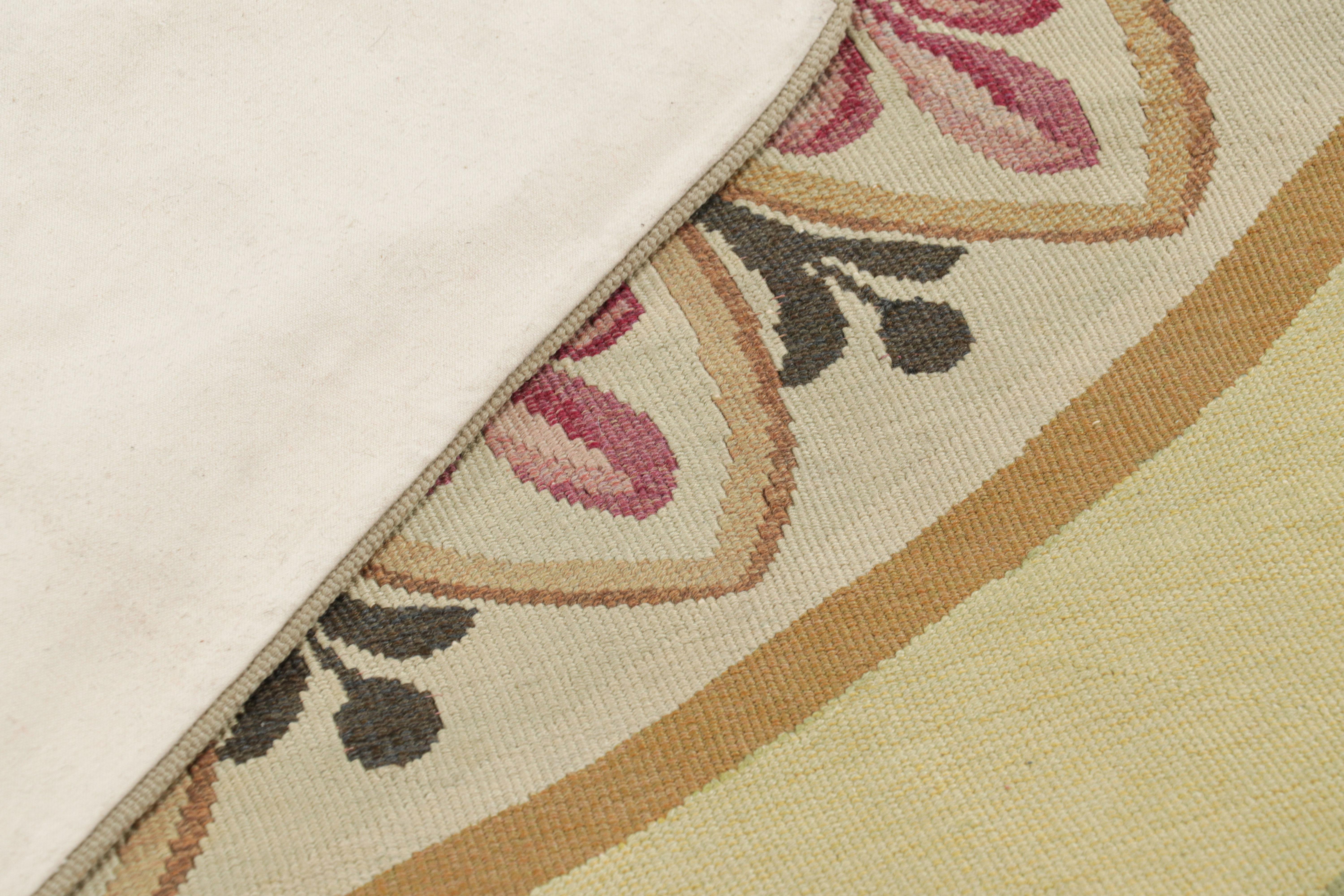 Antique Aubusson Rug in Yellow and Pink with Floral Medallion - Rug & Kilim For Sale 1