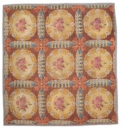 Antiker quadratischer Aubusson-Teppich mit Medaillon-Gittern, in Multicolor - Rug & Kilim
