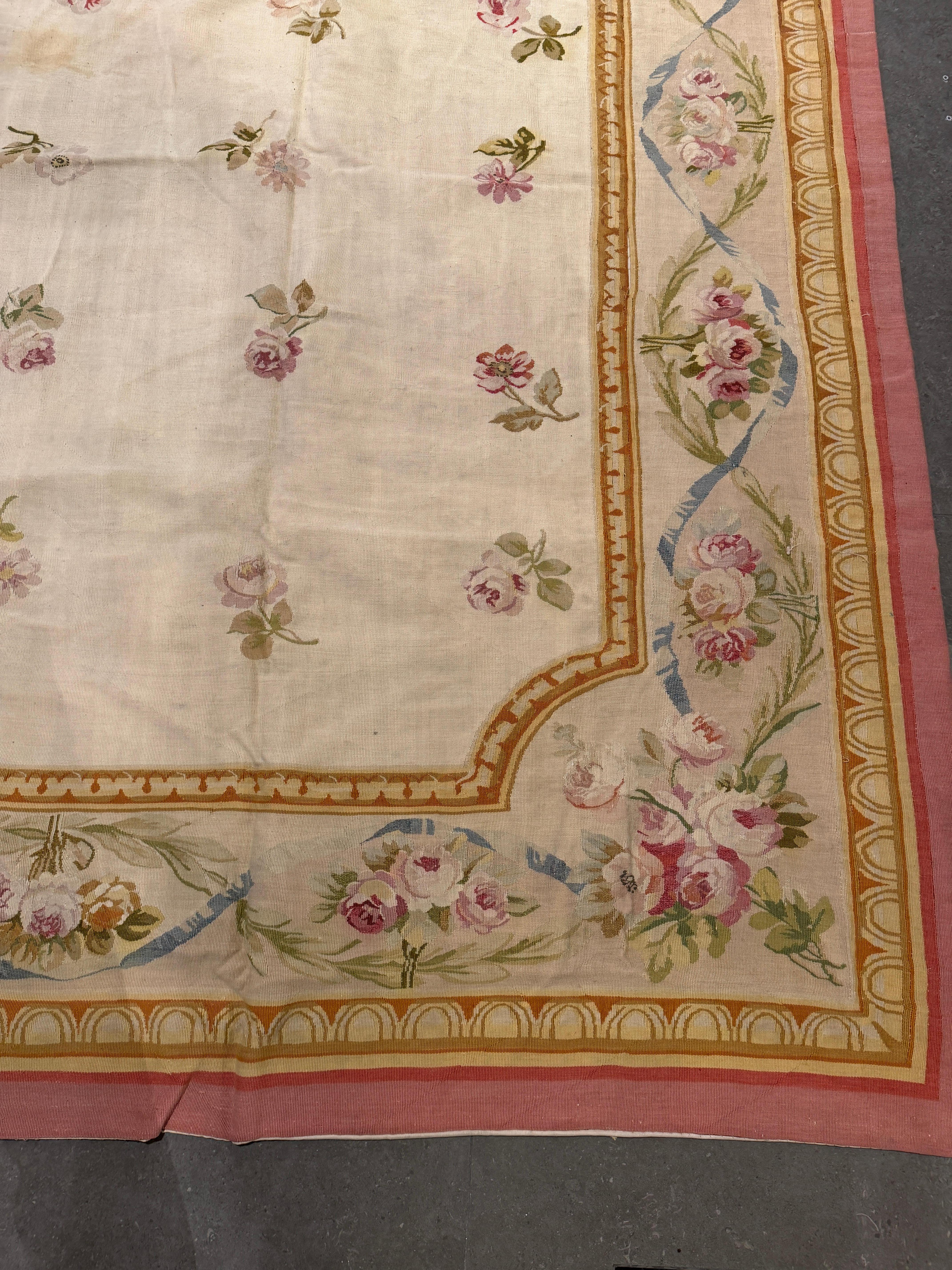 Tapis ancien en tapisserie d'Aubusson, vers 1870 en vente 4