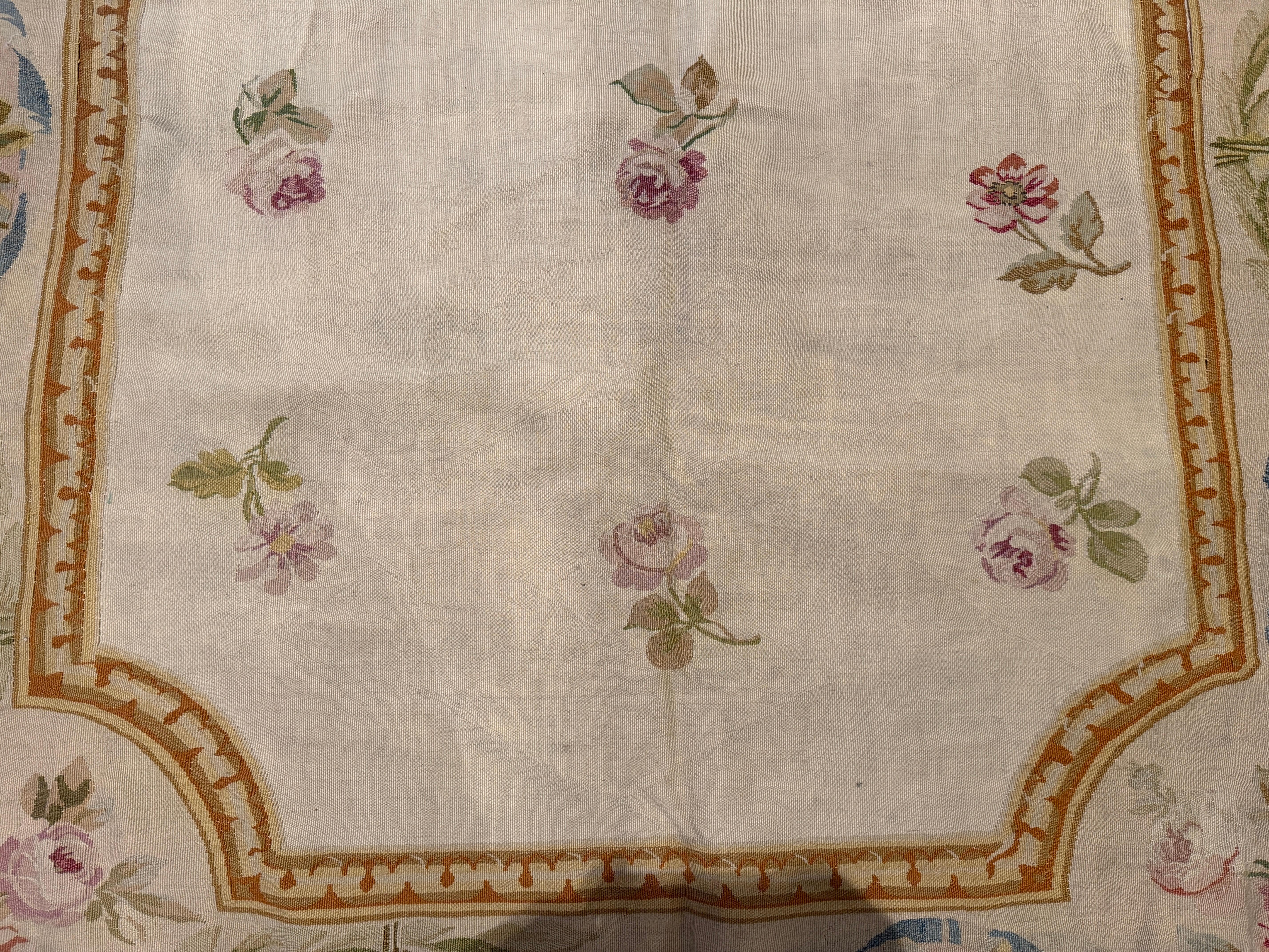 Tapis ancien en tapisserie d'Aubusson, vers 1870 en vente 5