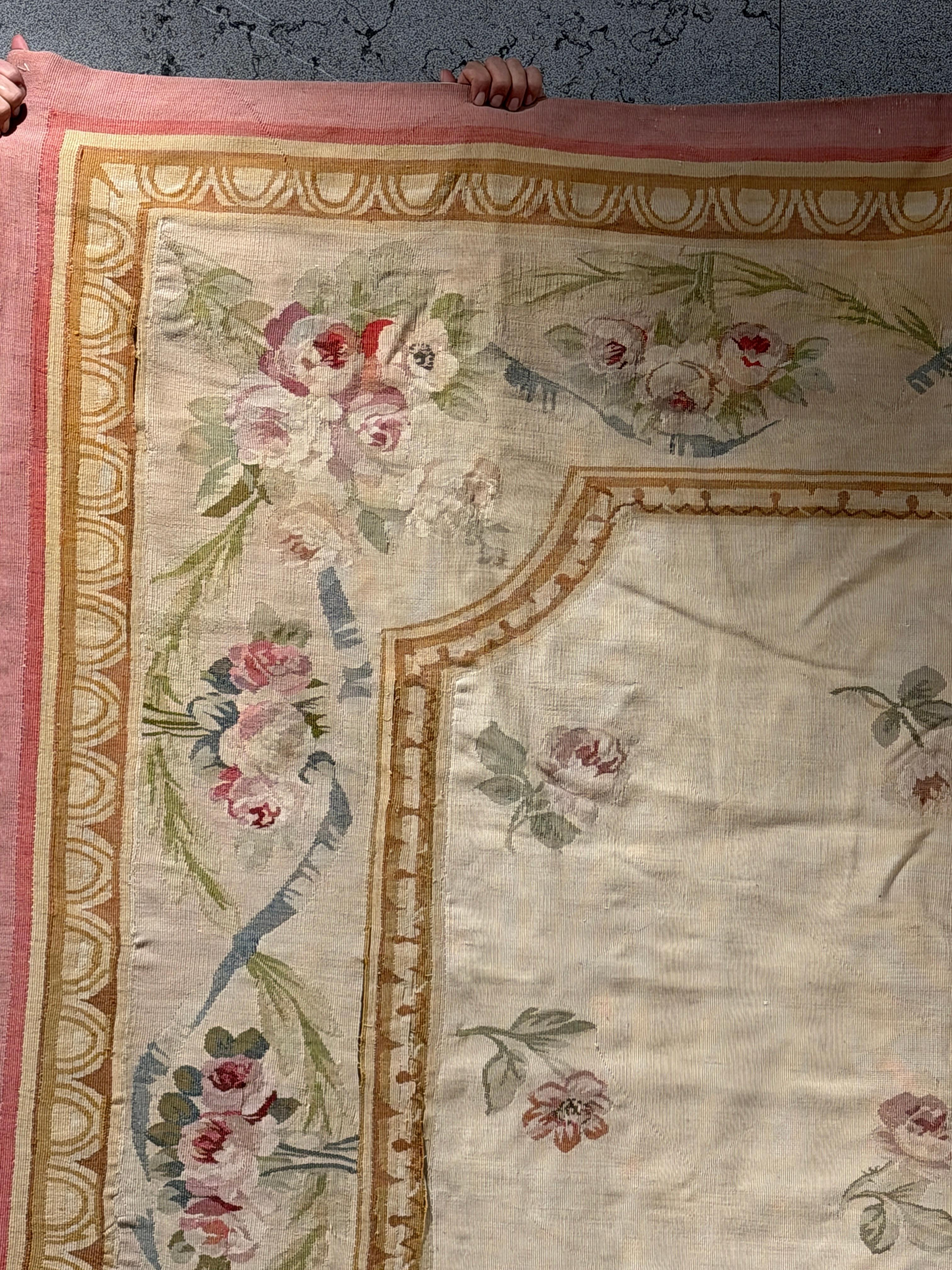 Provincial français Tapis ancien en tapisserie d'Aubusson, vers 1870 en vente