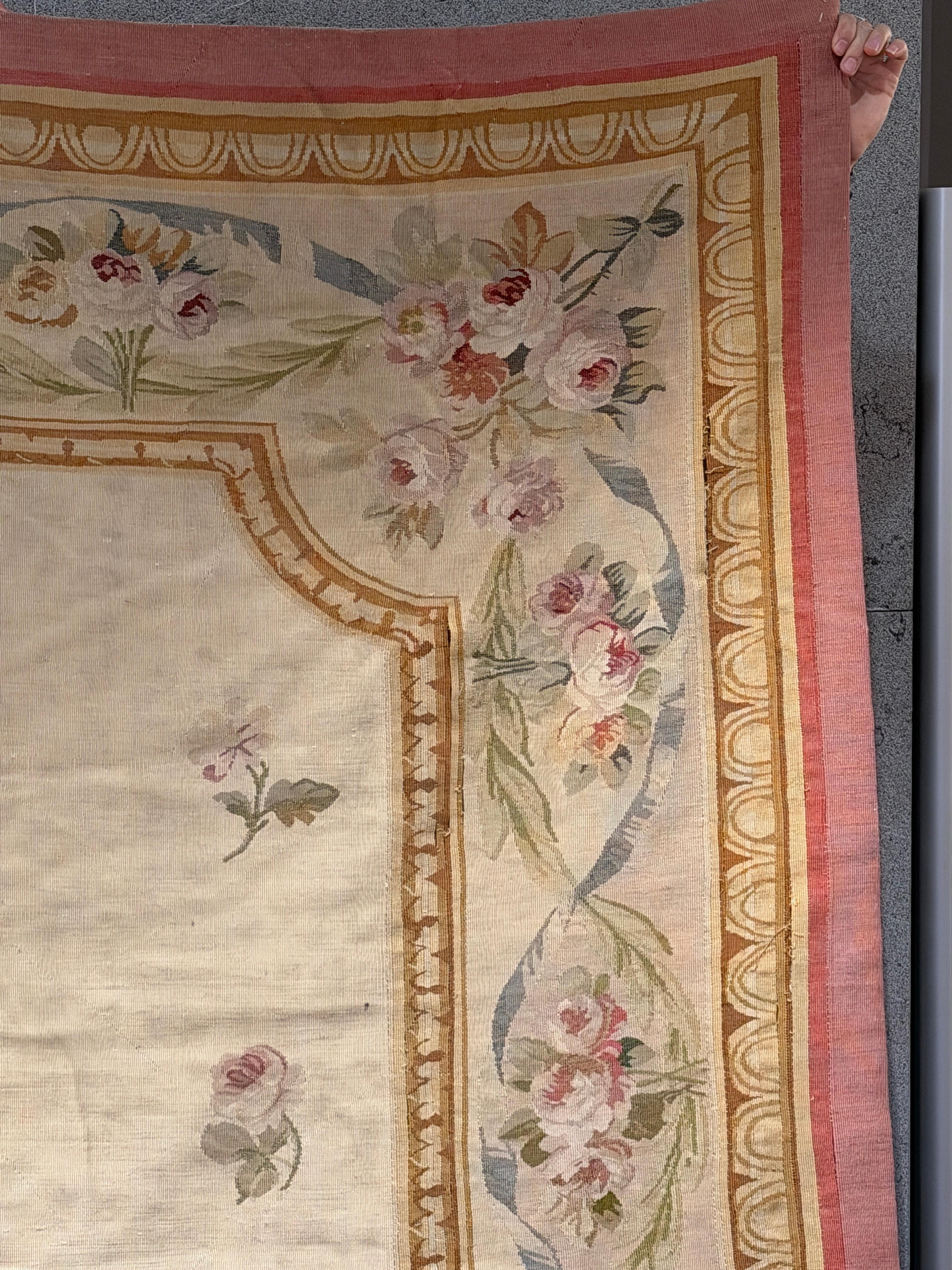 XIXe siècle Tapis ancien en tapisserie d'Aubusson, vers 1870 en vente