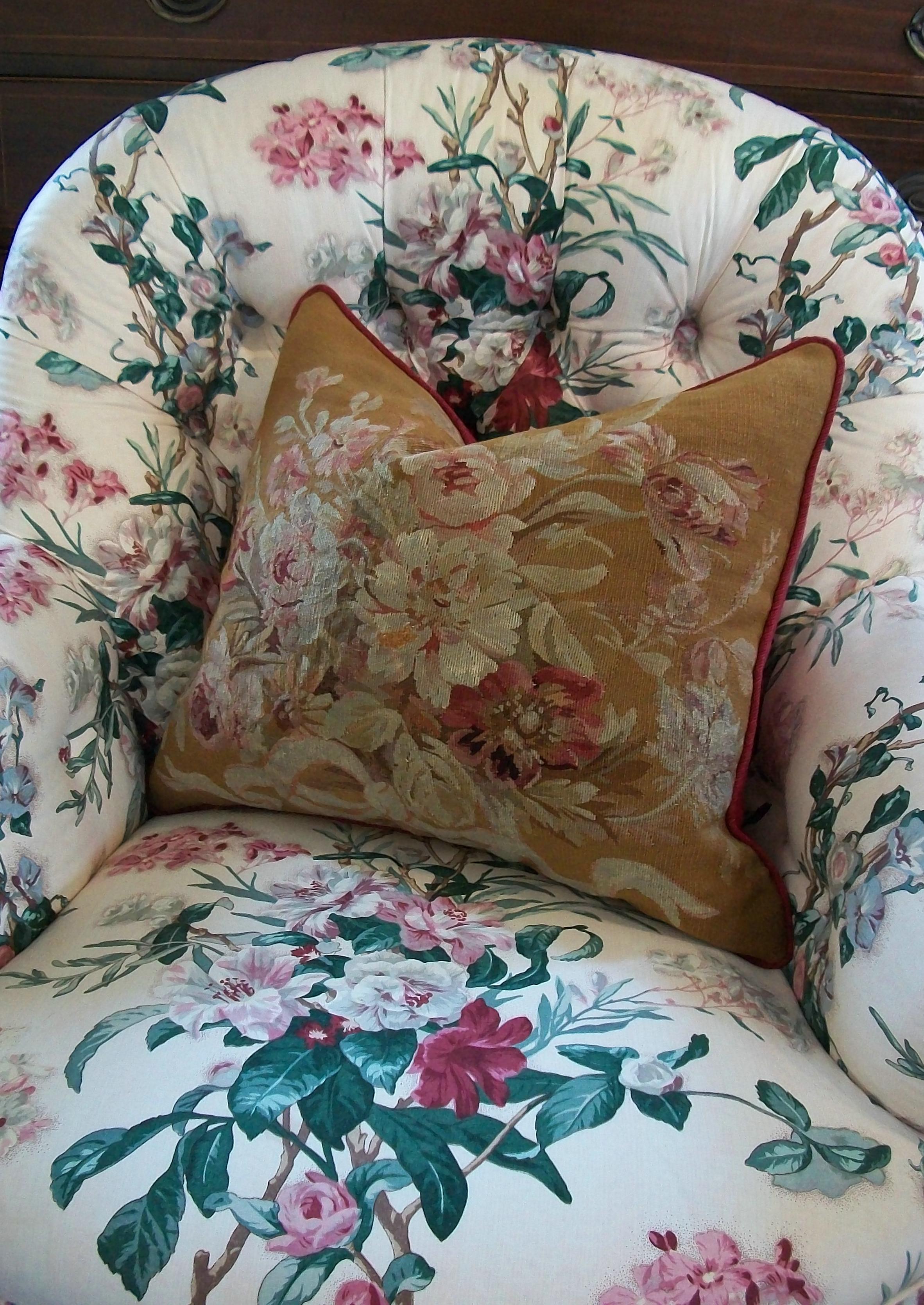 Coussin tapisserie Aubusson ancien - Laine et soie - France - vers 1890 Bon état - En vente à Chatham, ON