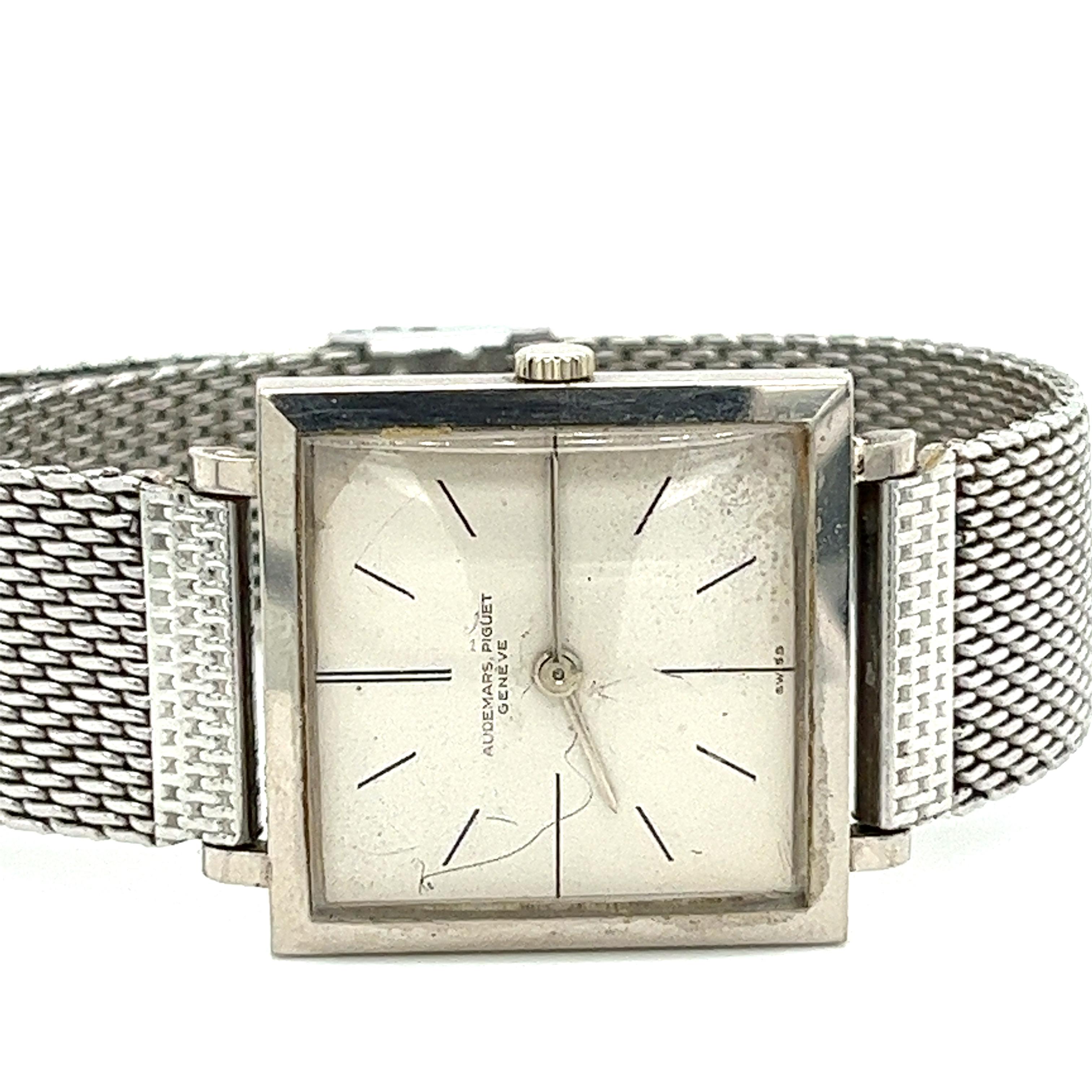 Antique Audemars Piguet Ultra Thin Square Unisex 25mm Watch in 18K White Gold For Sale 1