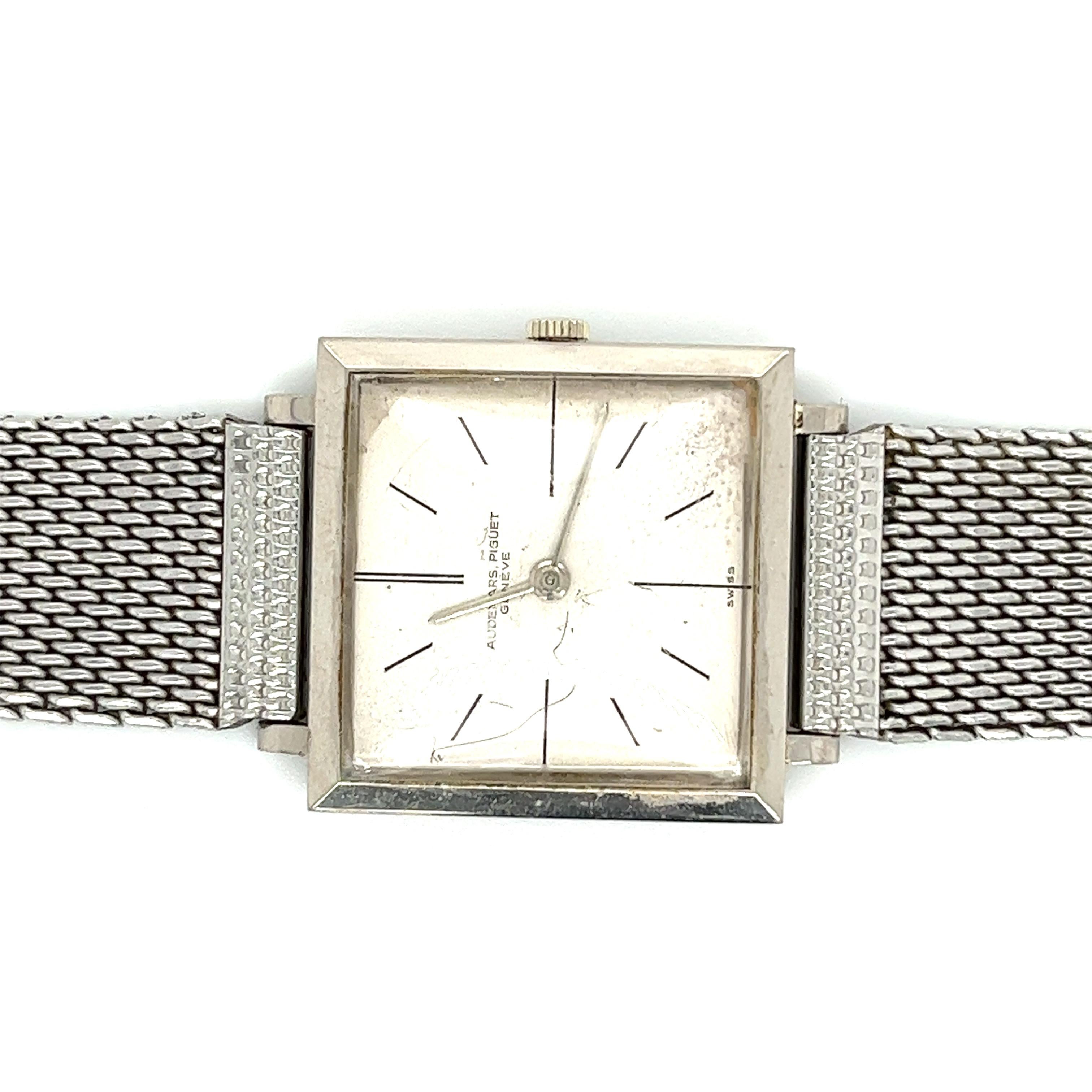 Antique Audemars Piguet Ultra Thin Square Unisex 25mm Watch in 18K White Gold For Sale 2