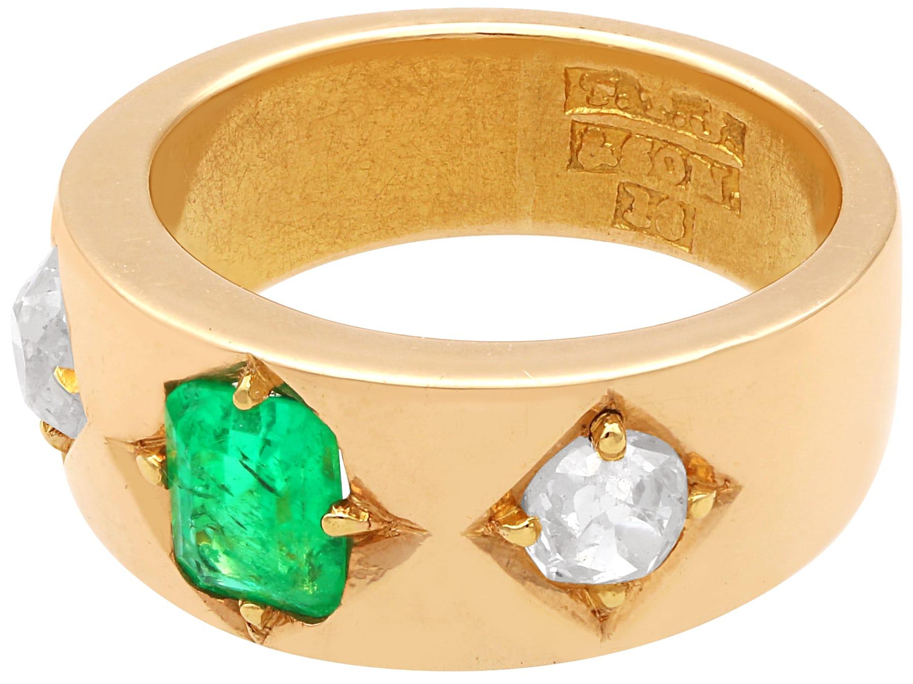 Anello antico australiano con smeraldo da 0,80 carati e diamante da 0,97 carati in oro giallo 18 carati In condizioni ottime in vendita a Jesmond, Newcastle Upon Tyne