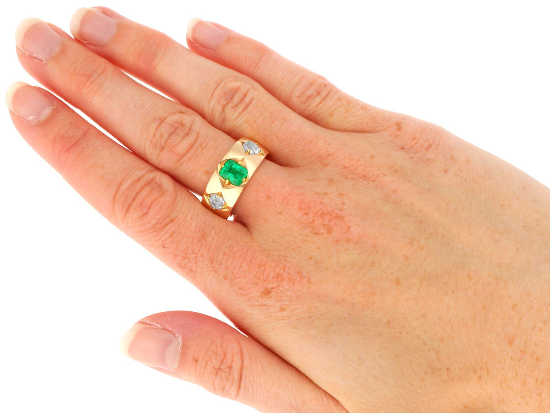 Anello antico australiano con smeraldo da 0,80 carati e diamante da 0,97 carati in oro giallo 18 carati in vendita 3