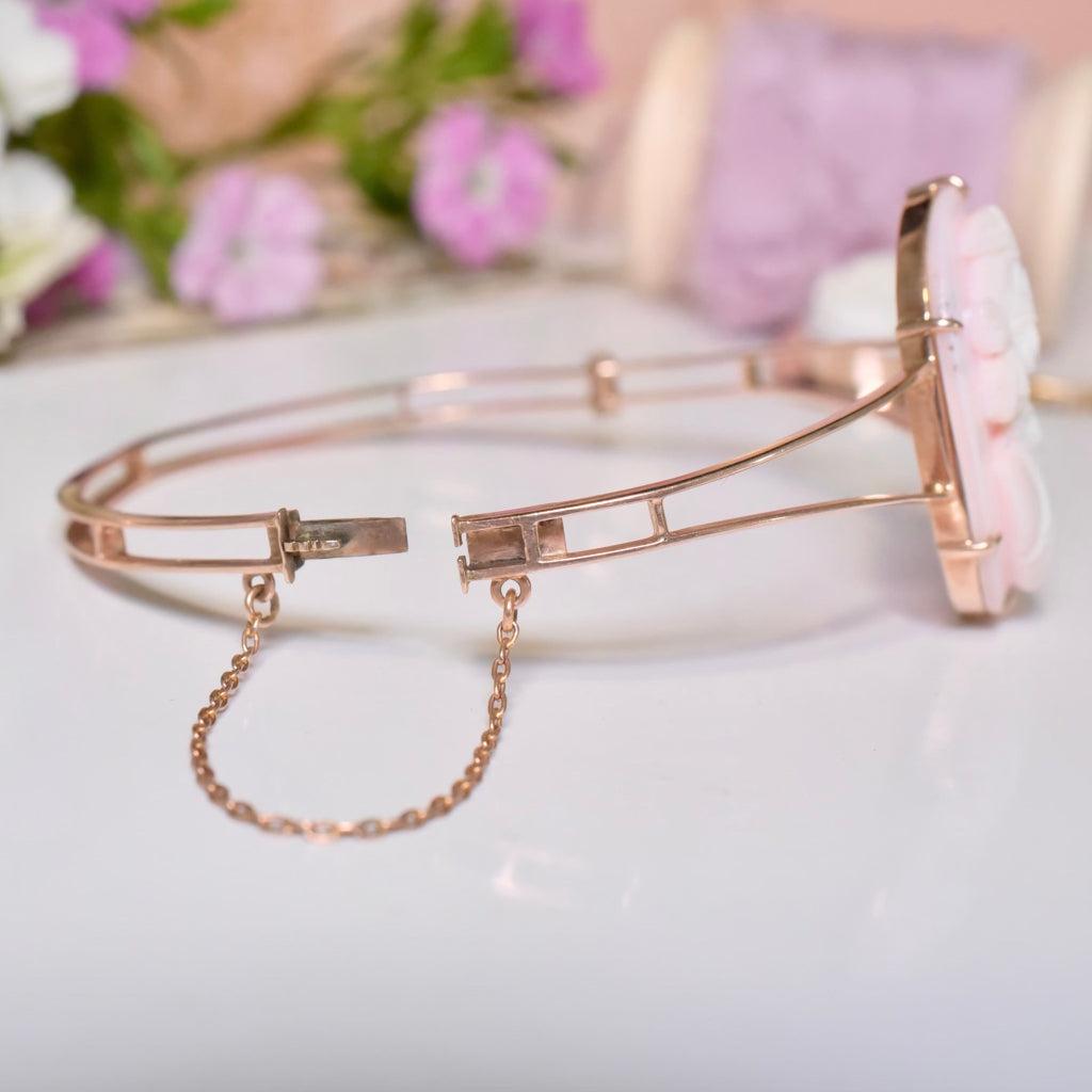 Antique Australian 9ct Rose Gold Conch Shell Cameo Bangle In Excellent Condition In NEW TOWN, AU