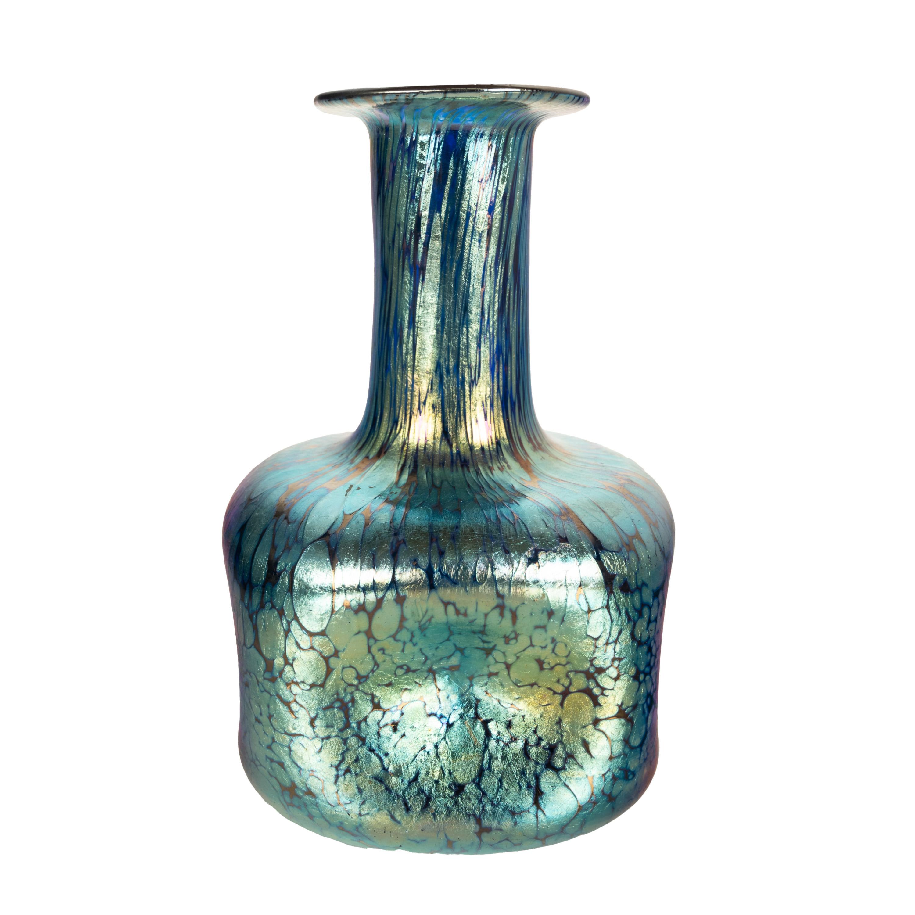 20ième siècle Ancien vase d'art autrichien Art Nouveau Loetz bleu cobalt papillon 1900