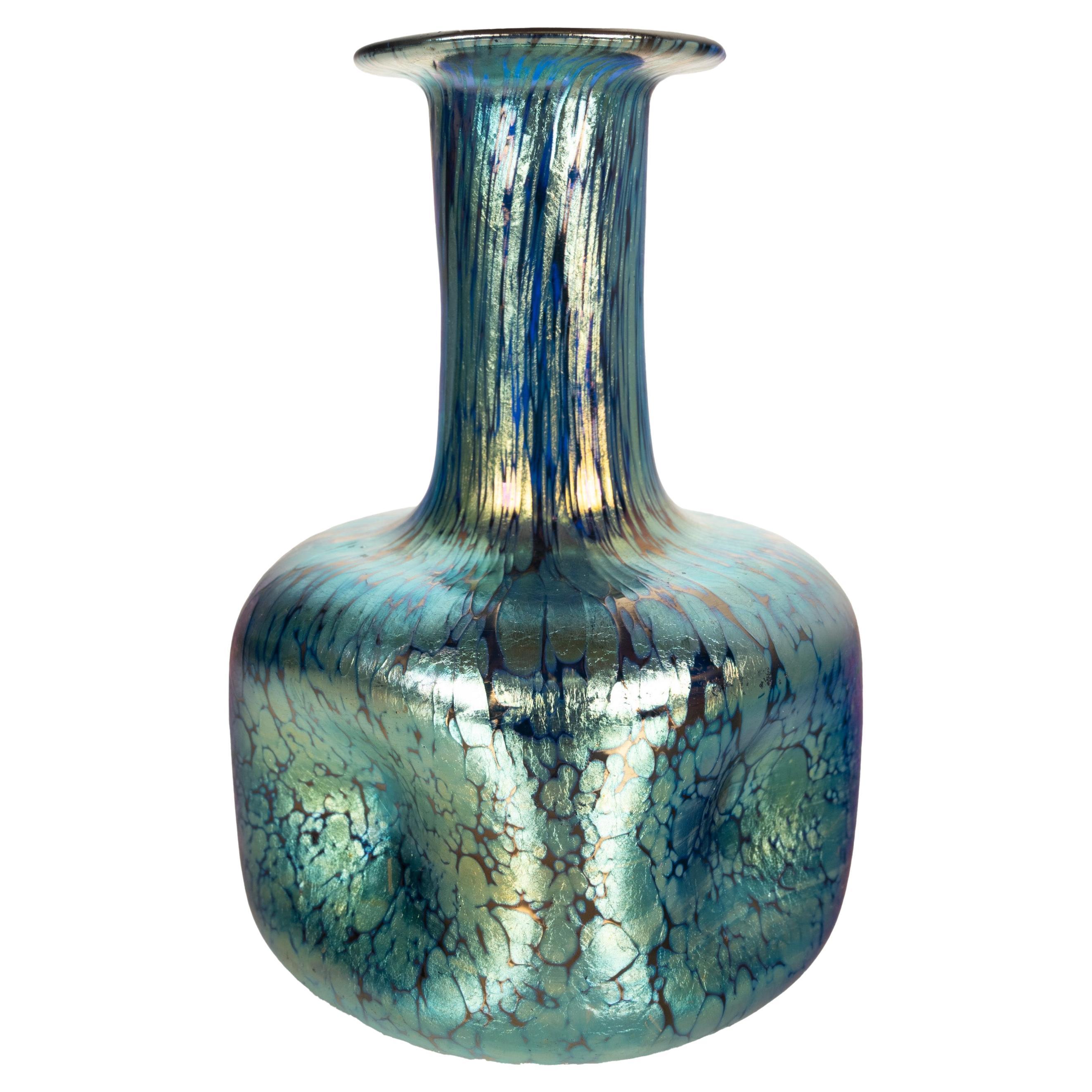 How do I identify a Loetz vase?