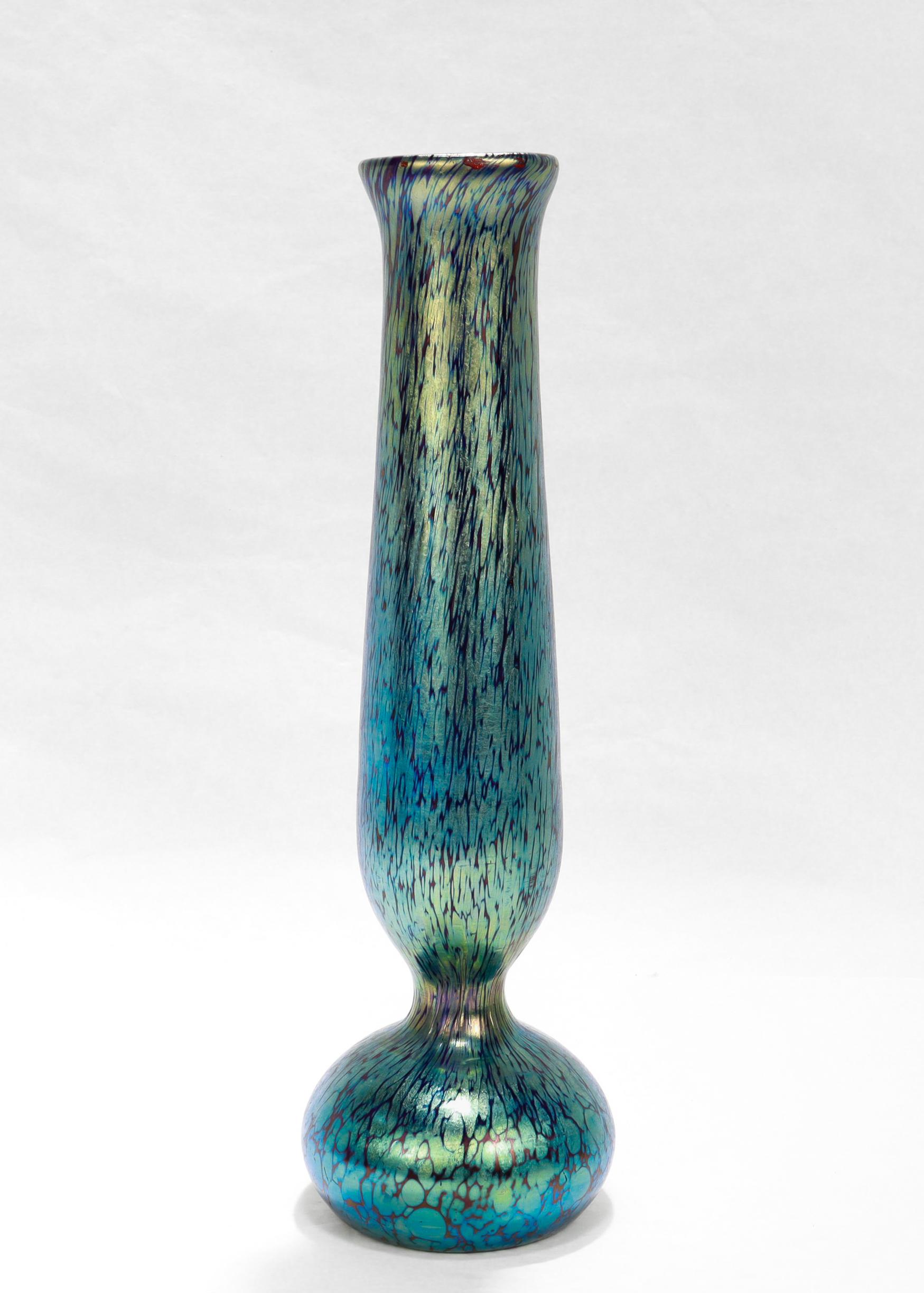 Antike österreichische Jugendstil Loetz Iridescent Cobalt Papillion Kunst Glas Vase (Österreichisch) im Angebot