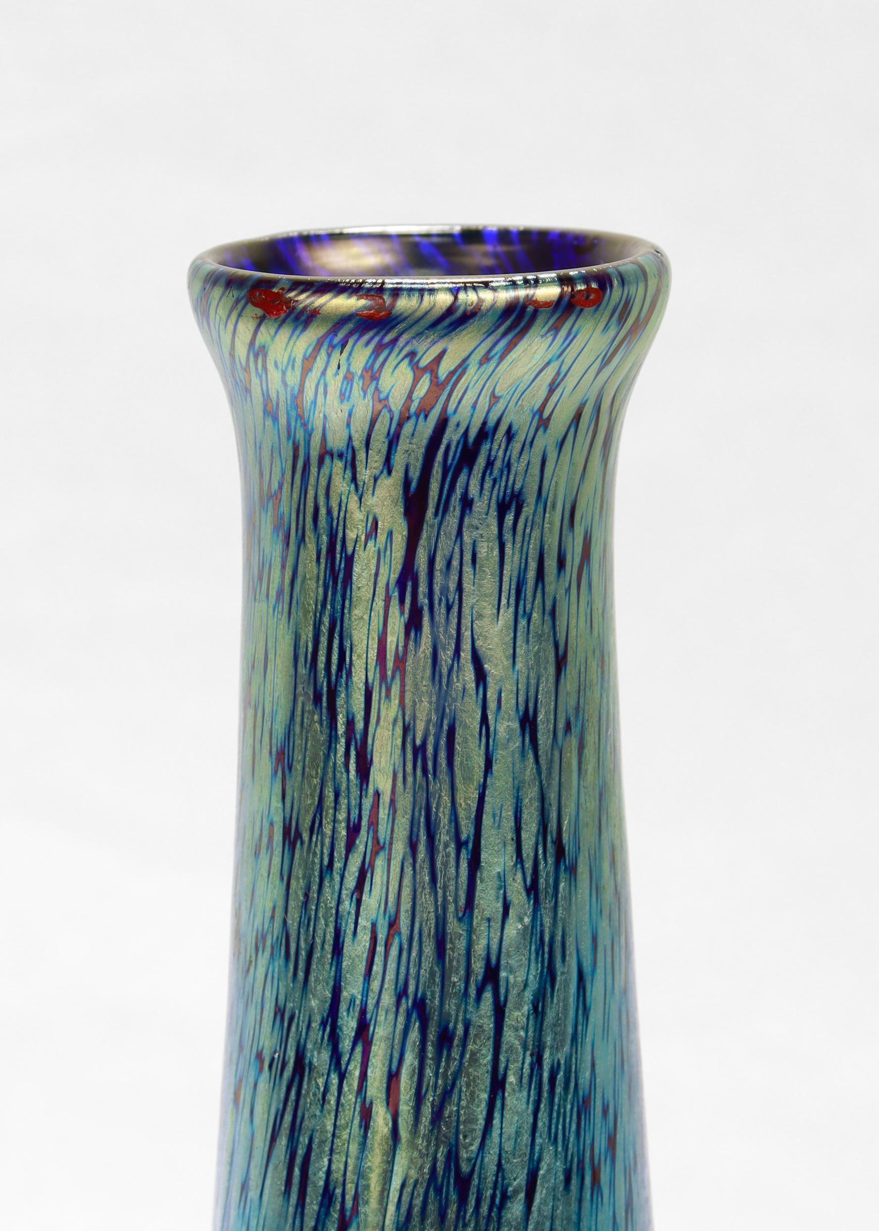 Antike österreichische Jugendstil Loetz Iridescent Cobalt Papillion Kunst Glas Vase im Angebot 2