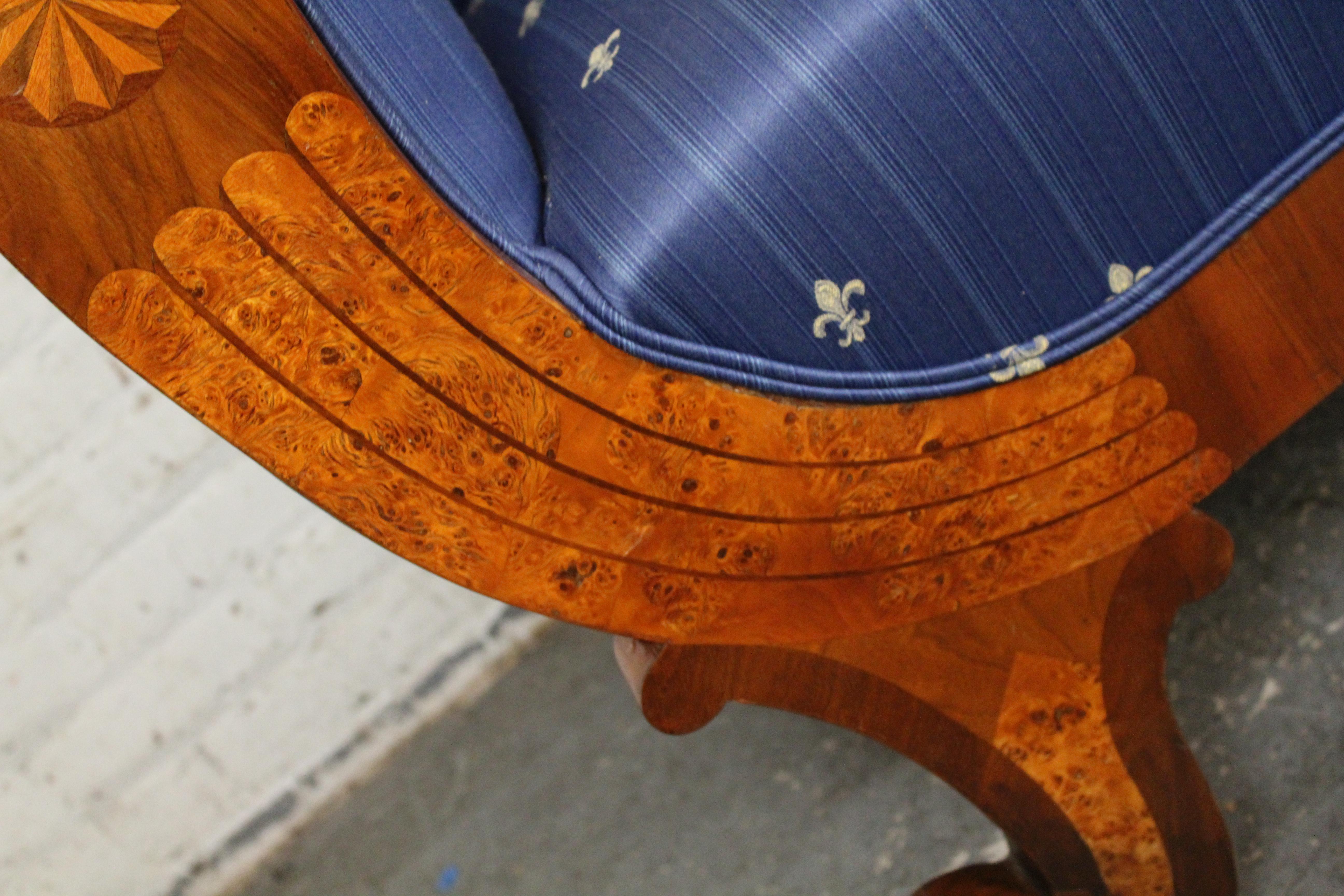 Antiker österreichischer Biedermeier Intarsien-Liegestuhl im Angebot 1