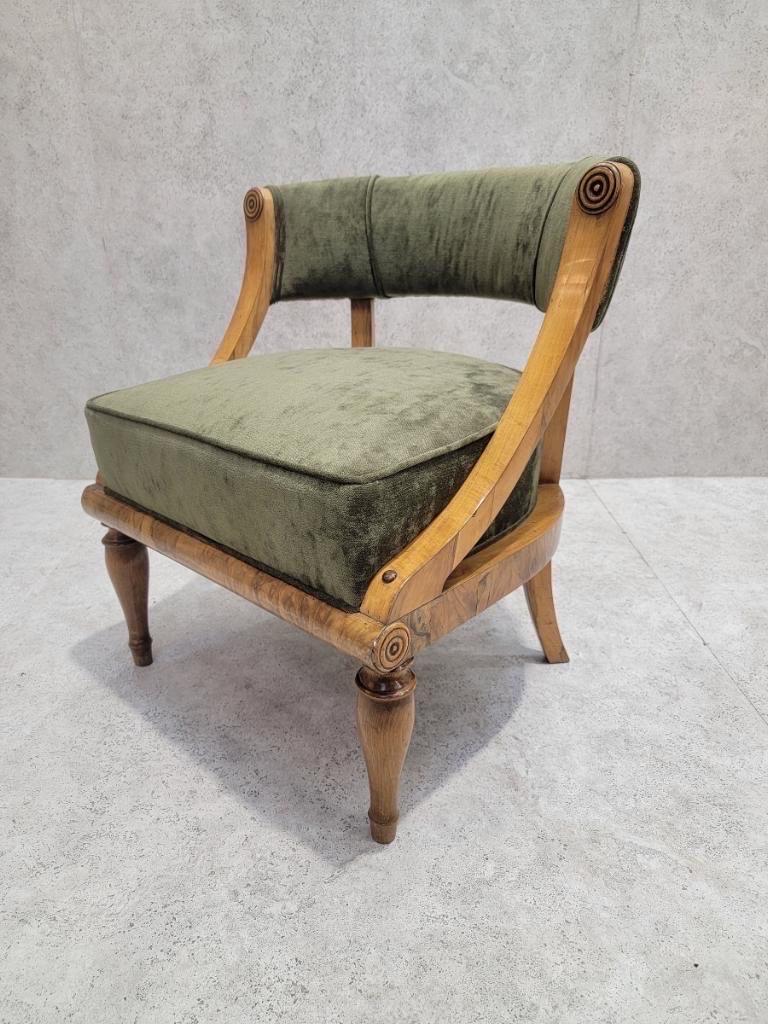 Antique Austrian Biedermeier Burled Accent Chair in Green Velvet Chenille For Sale 2
