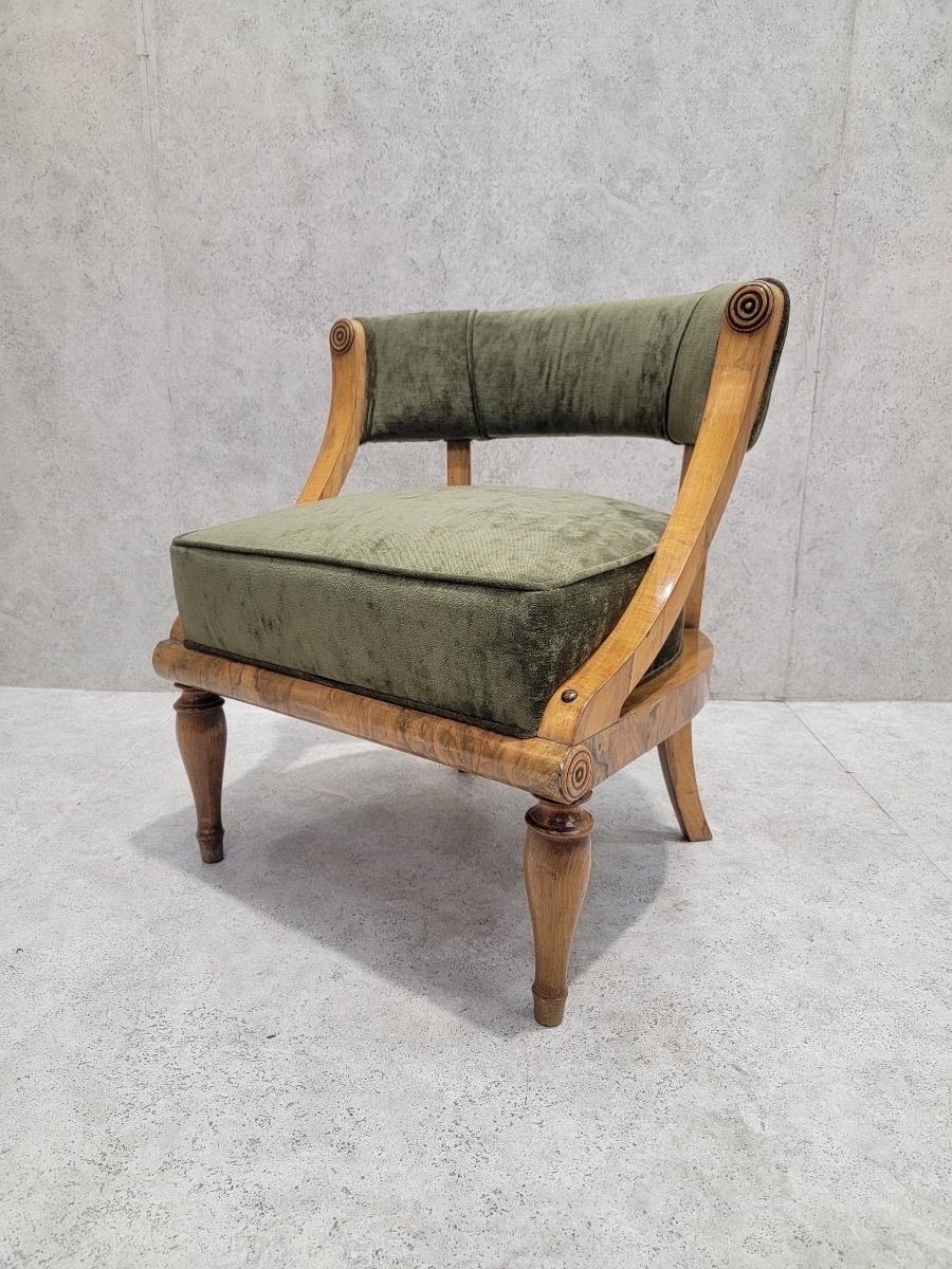 Antique Austrian Biedermeier Burled Accent Chair in Green Velvet Chenille For Sale 3