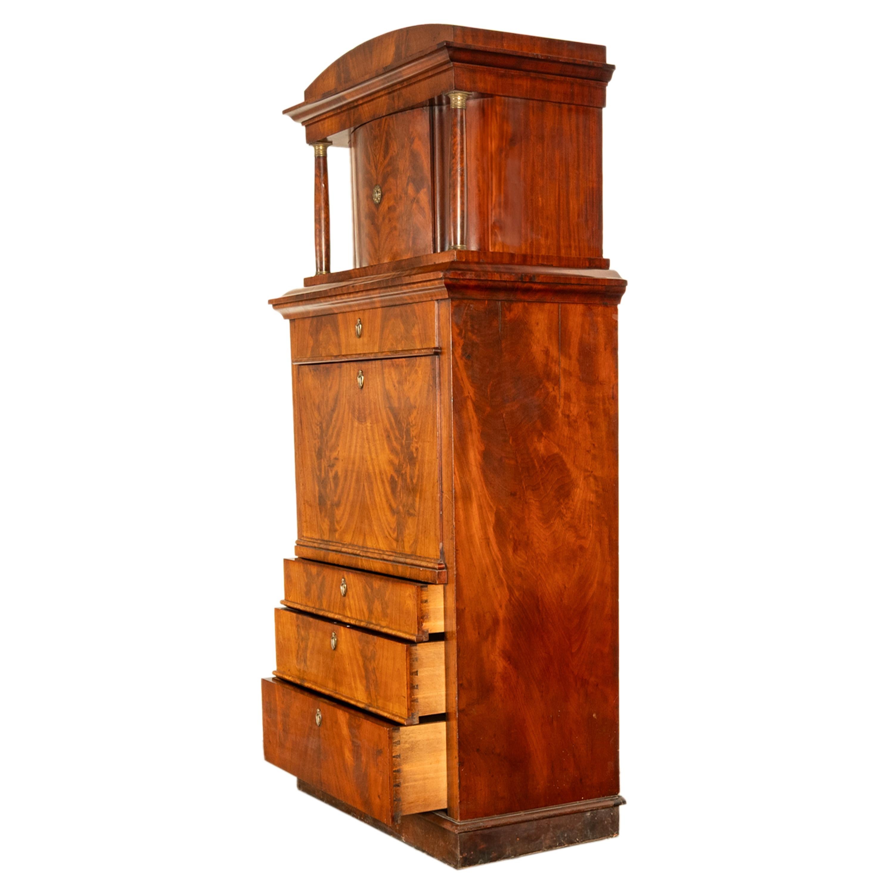Antica scrivania Biedermeier austriaca in mogano con tabernacolo 1820 in vendita 9