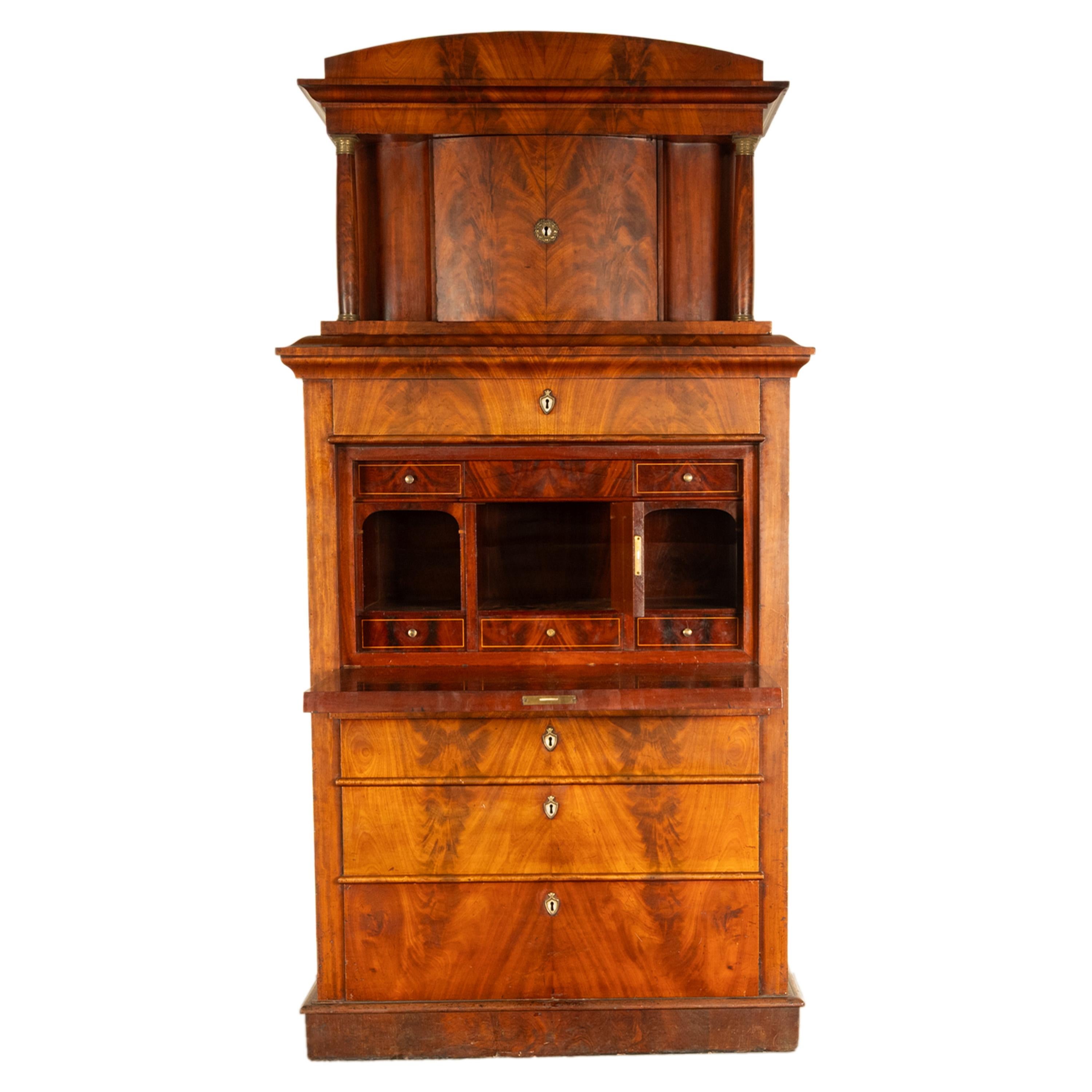 Antica scrivania Biedermeier austriaca in mogano con tabernacolo 1820 in vendita 3