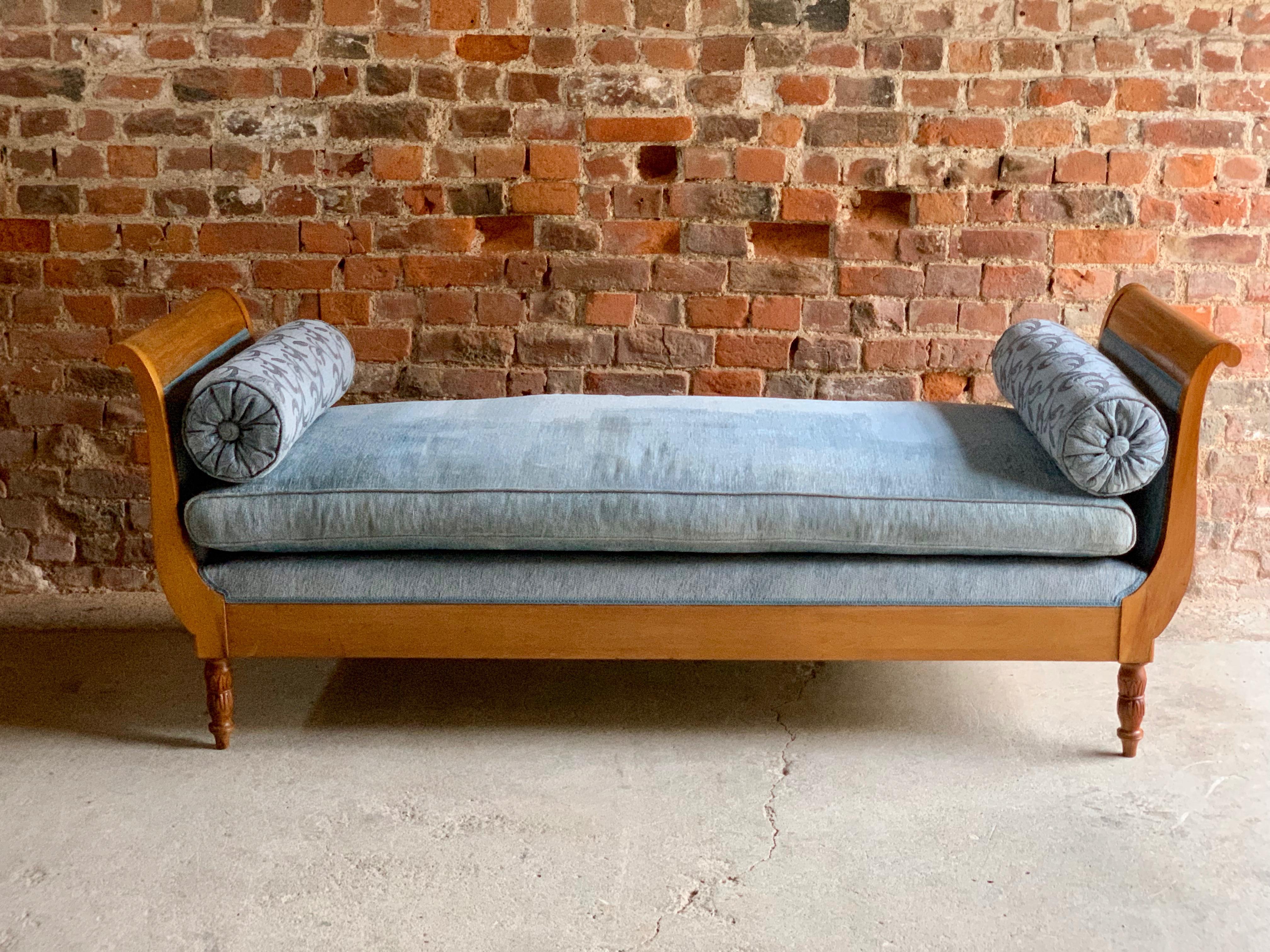 Antique Austrian Biedermeier Style Day Bed Chaise Longue, circa 1910 (Österreichisch)