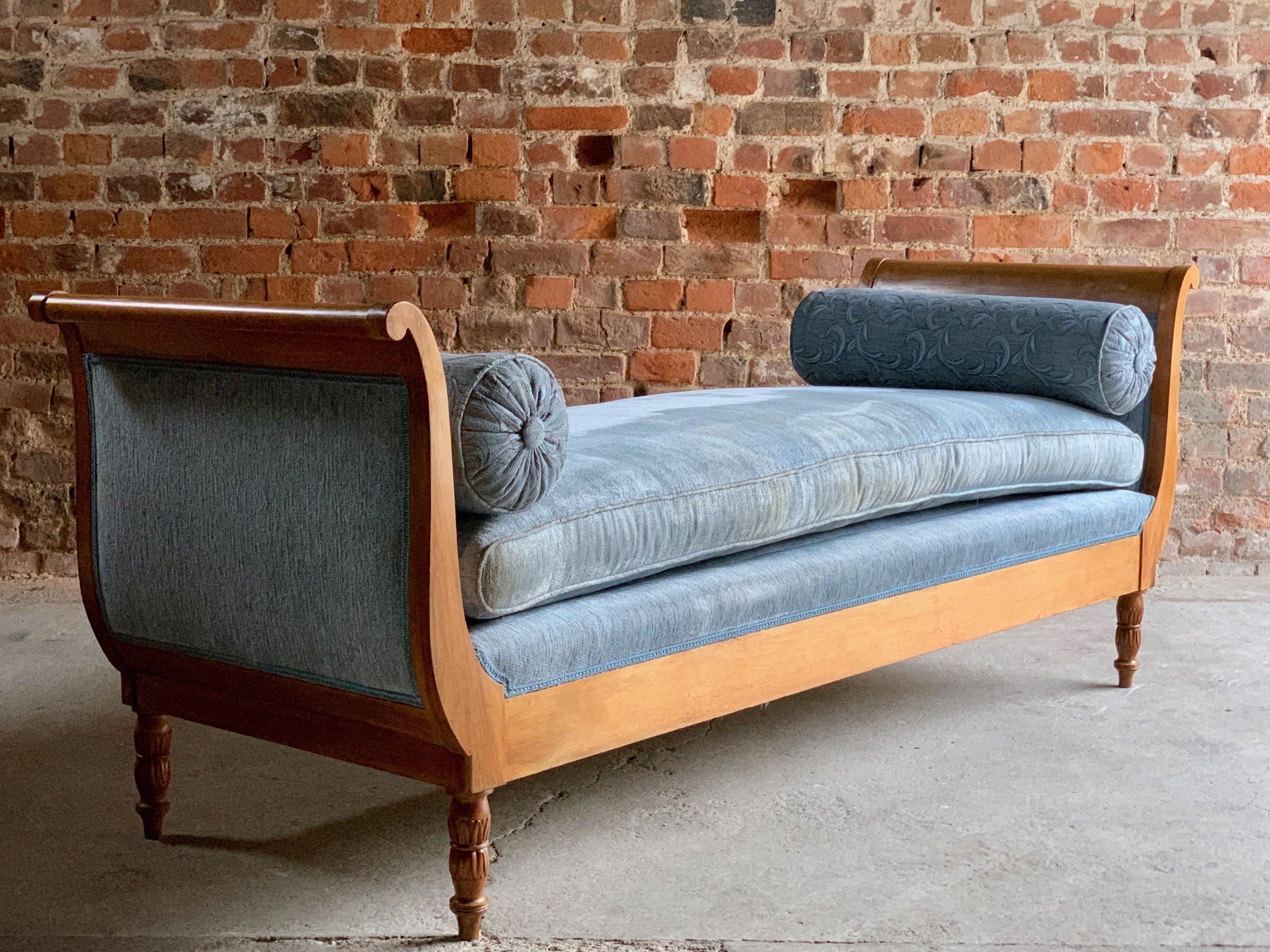 Antique Austrian Biedermeier Style Day Bed Chaise Longue, circa 1910 (Holz)