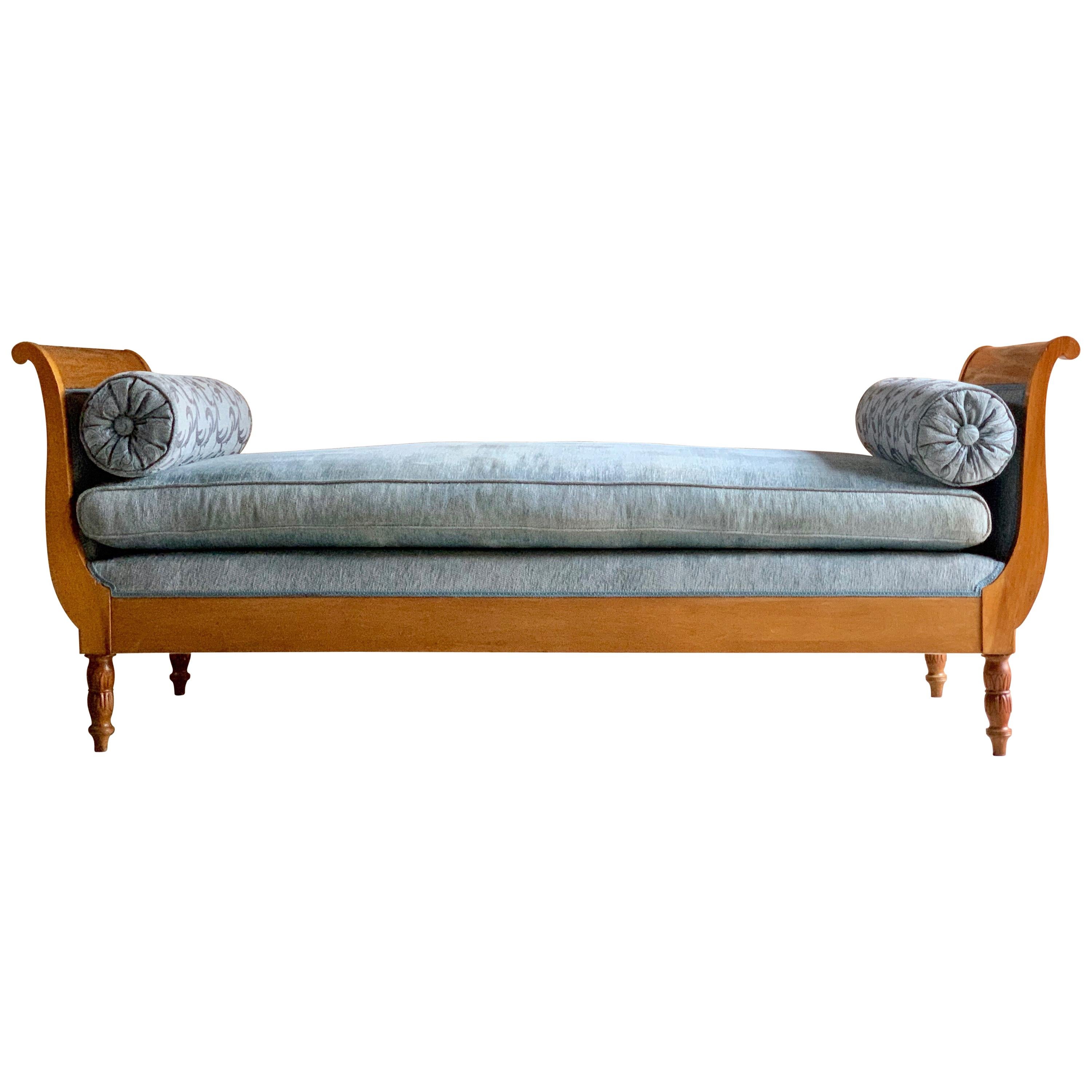 Antique Austrian Biedermeier Style Day Bed Chaise Longue, circa 1910