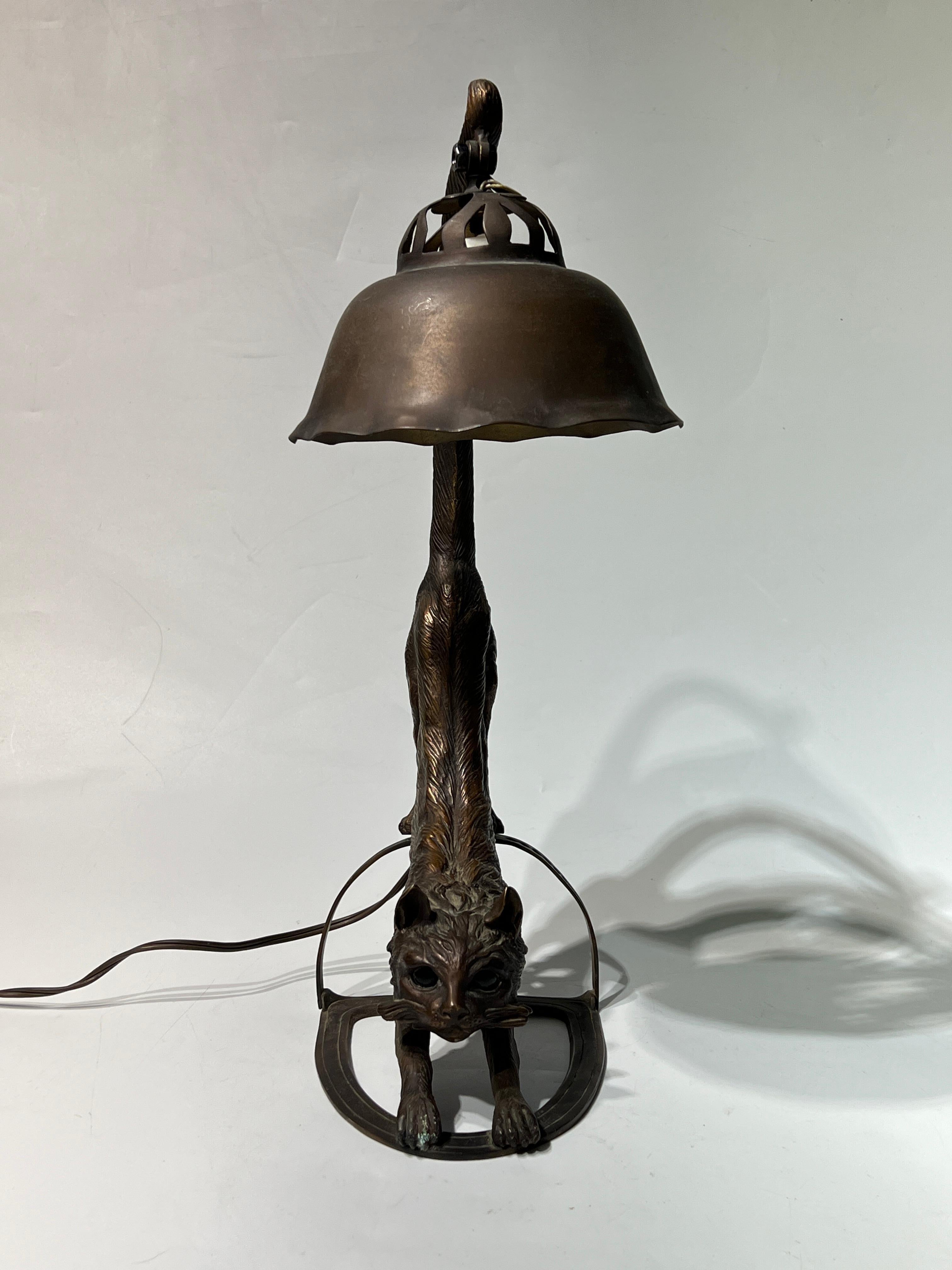Antique Austrian Bronze Cat-Form Table Lamp In Good Condition For Sale In New York, NY