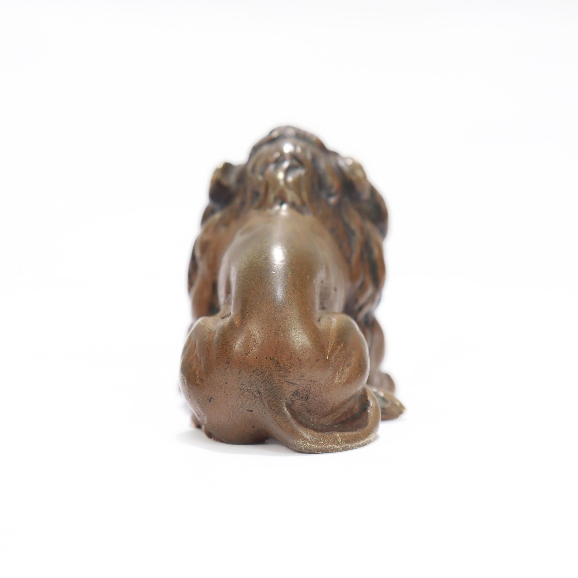 Antique Austrian Bronze Figural Lion Cigar Cutter or Nips en vente 4