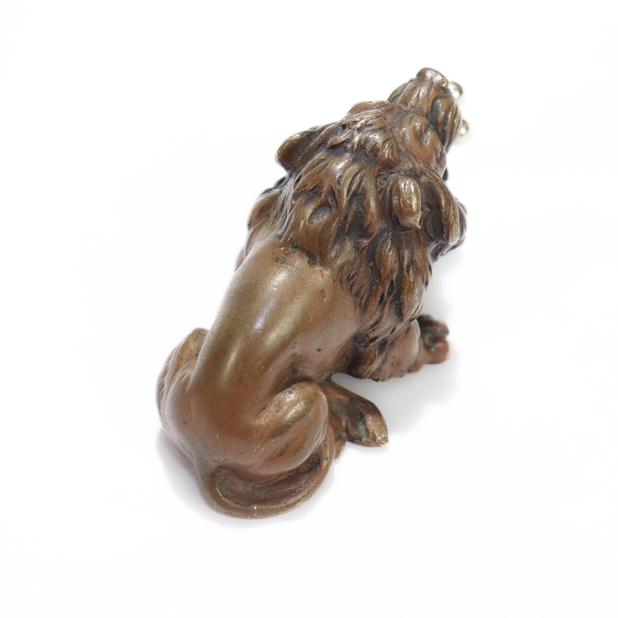 Antique Austrian Bronze Figural Lion Cigar Cutter or Nips en vente 6