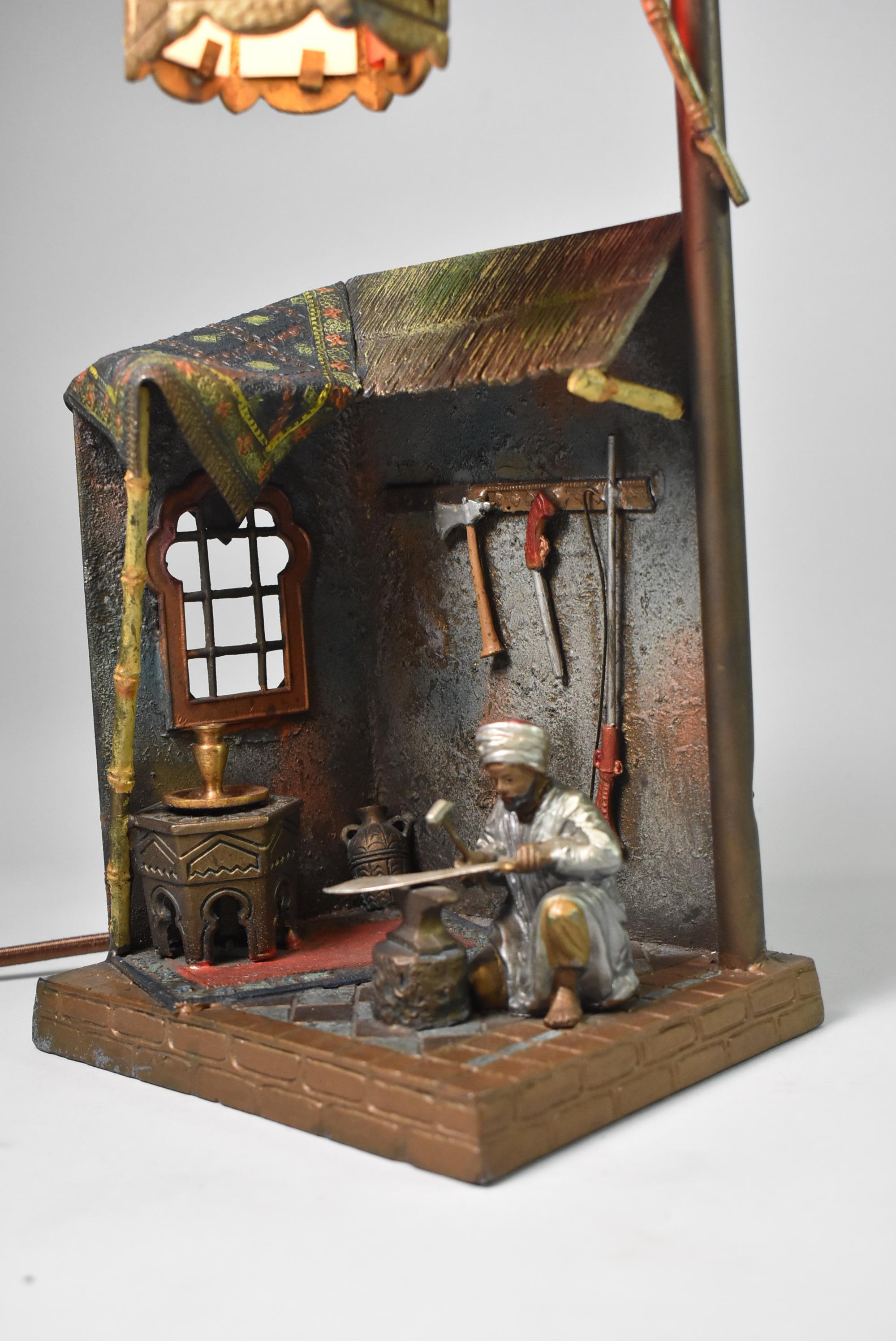 Lampe de table autrichienne ancienne en bronze dans le style de Bergman Bon état - En vente à Toledo, OH