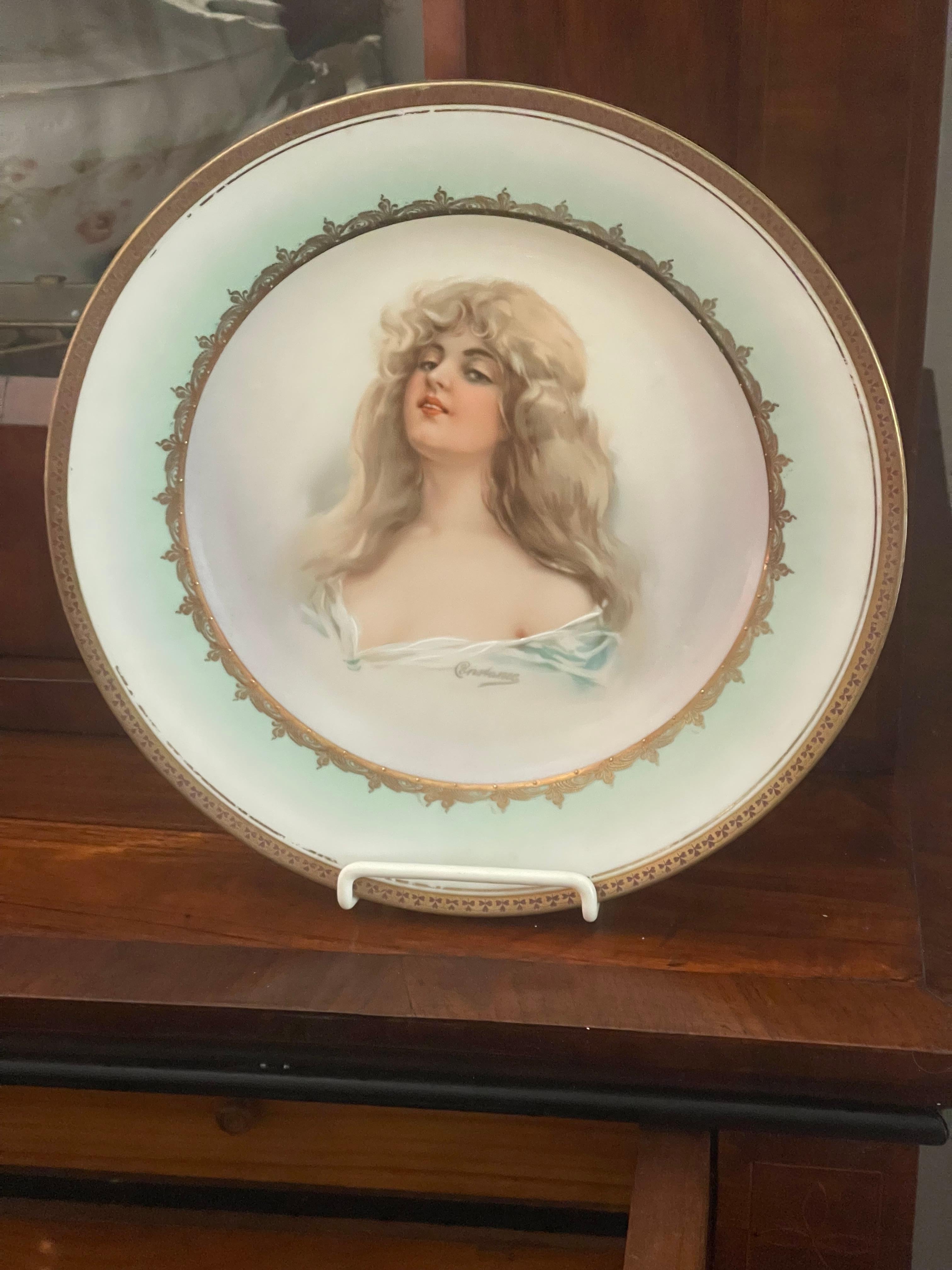 Antiguo Plato de Porcelana Retrato de Gabinete Austriaco Constanza de Austria en venta 4