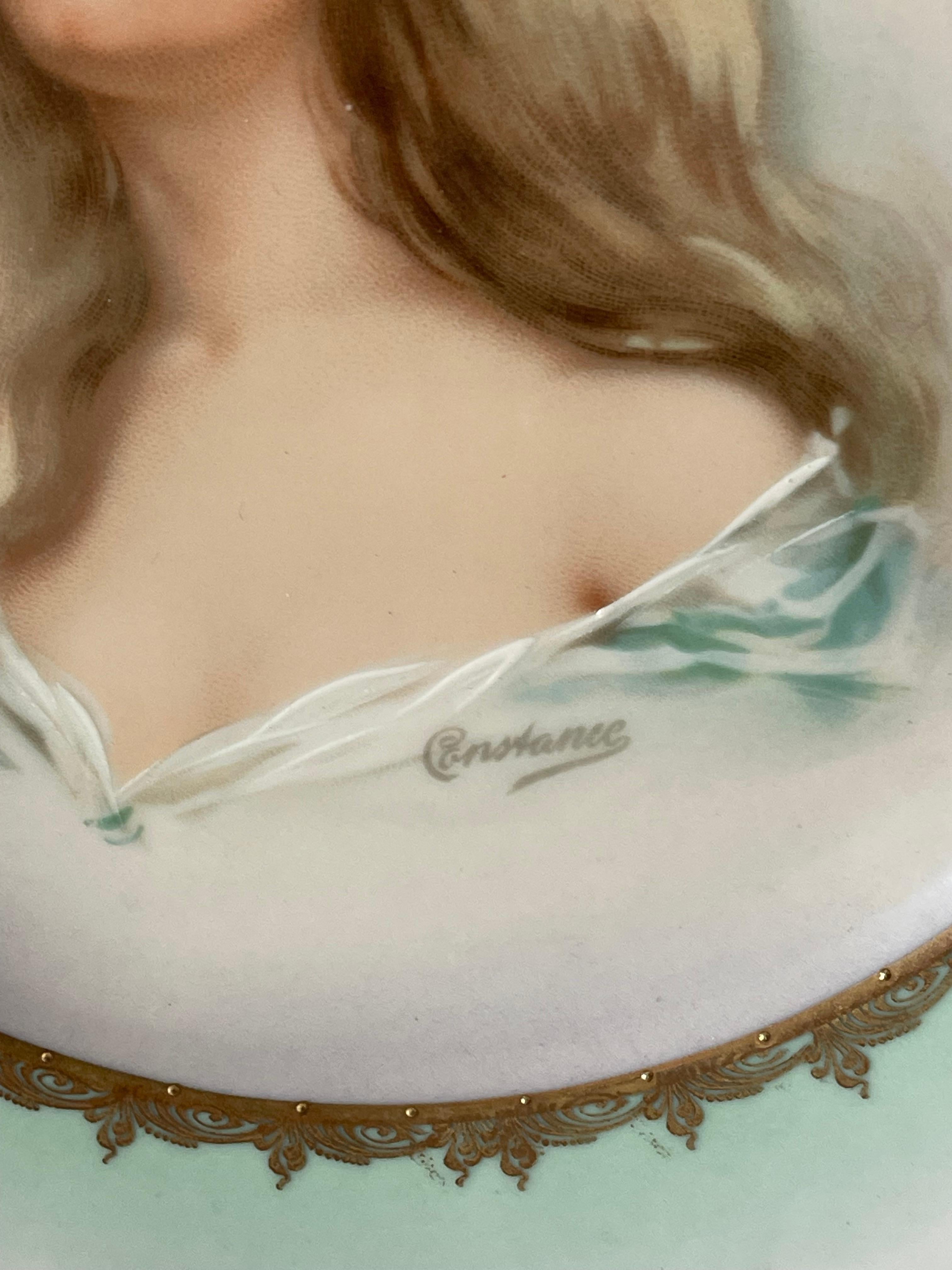 Antiguo Plato de Porcelana Retrato de Gabinete Austriaco Constanza de Austria Mediados del siglo XIX en venta