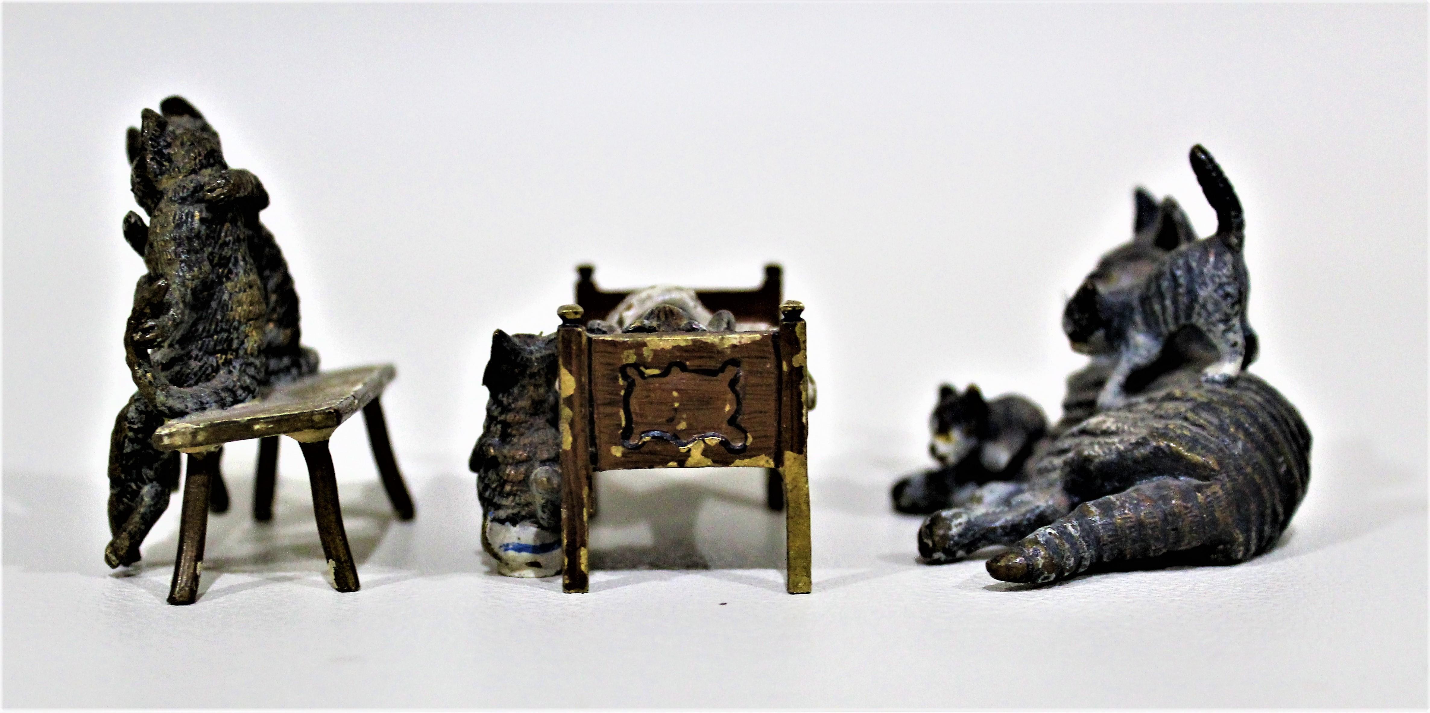 Antiguas miniaturas austriacas de bronce fundido y pintado en frío Figurita de gato Capricho Lote Austríaco en venta
