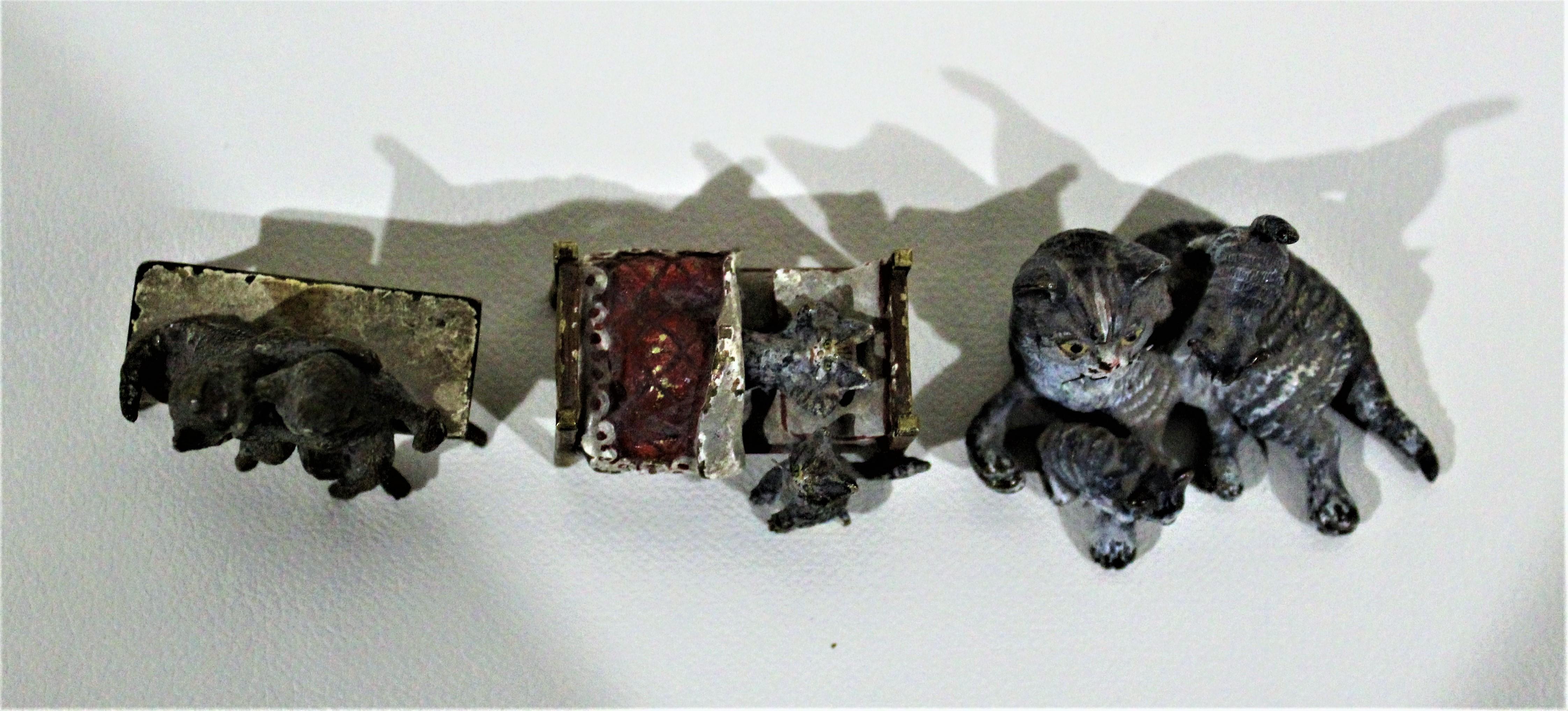 Peint à froid Lot de figurines de chat miniatures autrichiennes anciennes en bronze coulé et peint à froid - Figurine fantaisie en vente