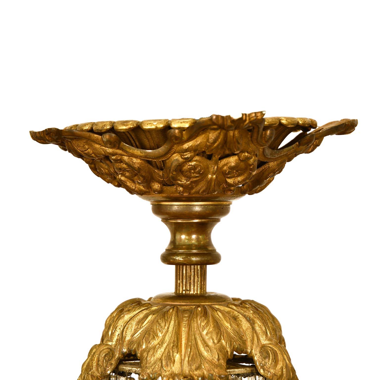 Antiker österreichischer Kronleuchter-Deckenkandelaber im Empire-Stil aus Messingkristall, 1880 im Angebot 6